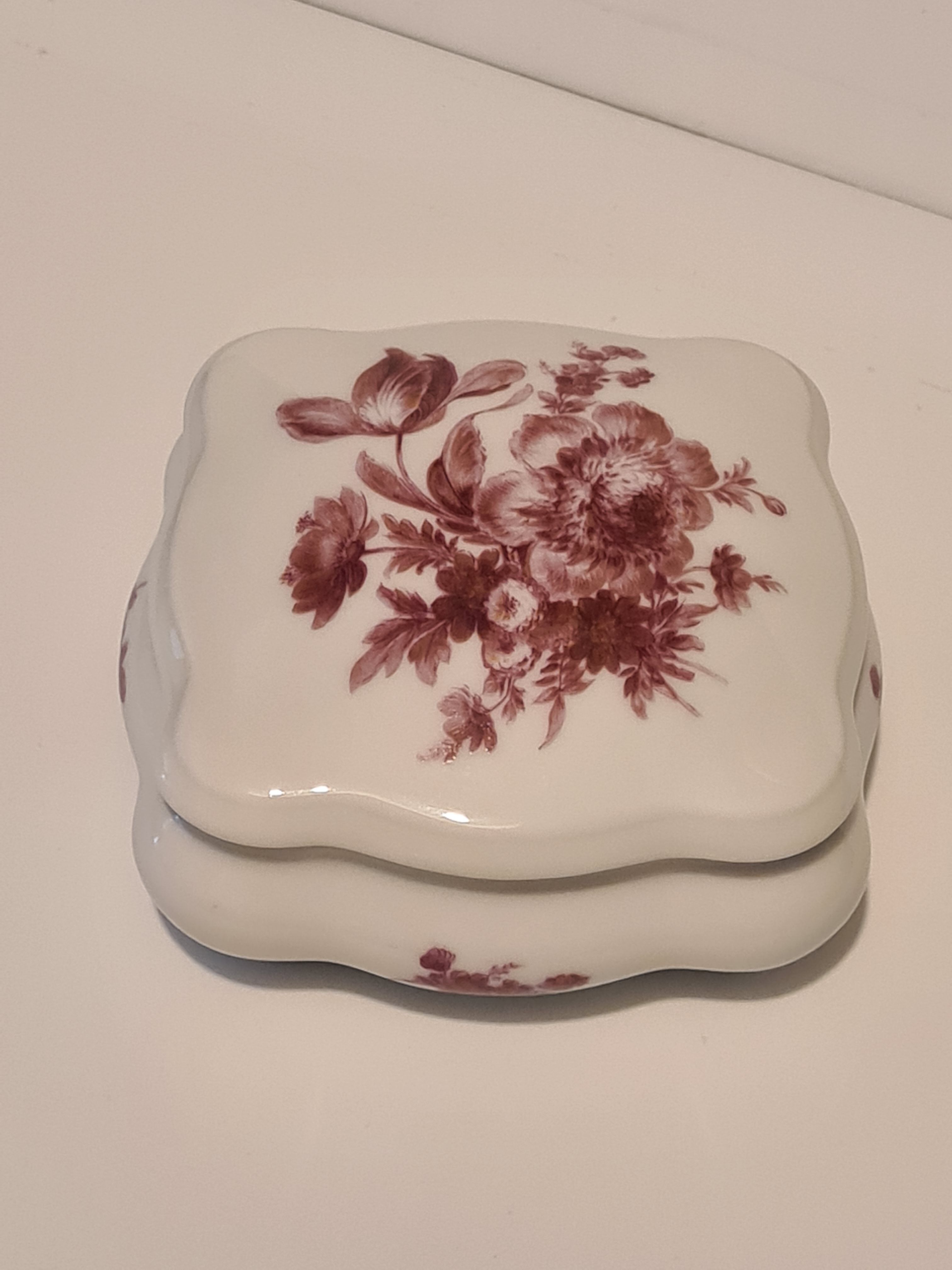 Limoges porcelain candy box with floral decoration