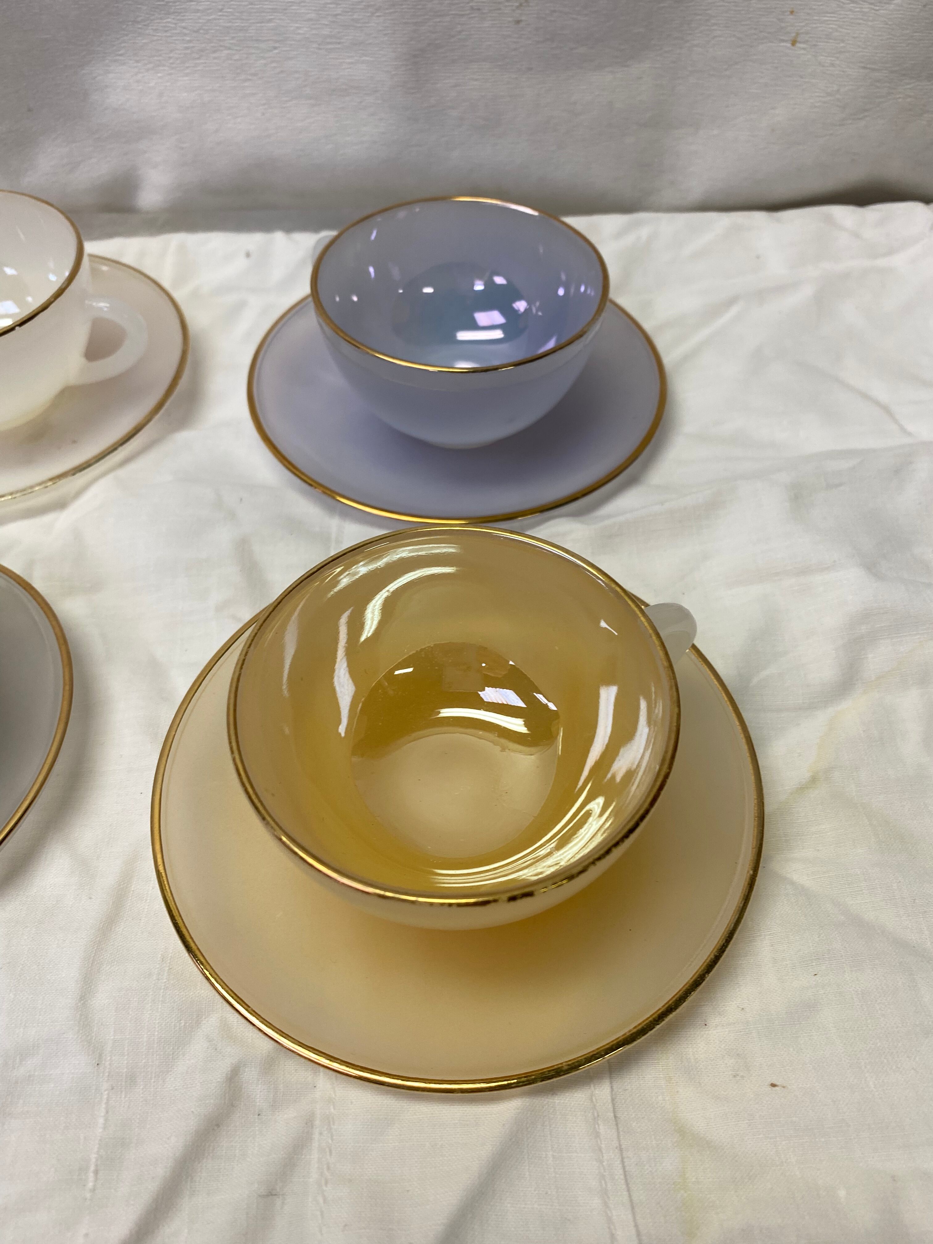 6 vintage cups in iridescent glass