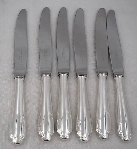 8 fourchettes et 6 couteaux de table Christofle Hotel