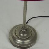 Lampe sur pieds ancienne rouge en laiton nickelé socle plomb