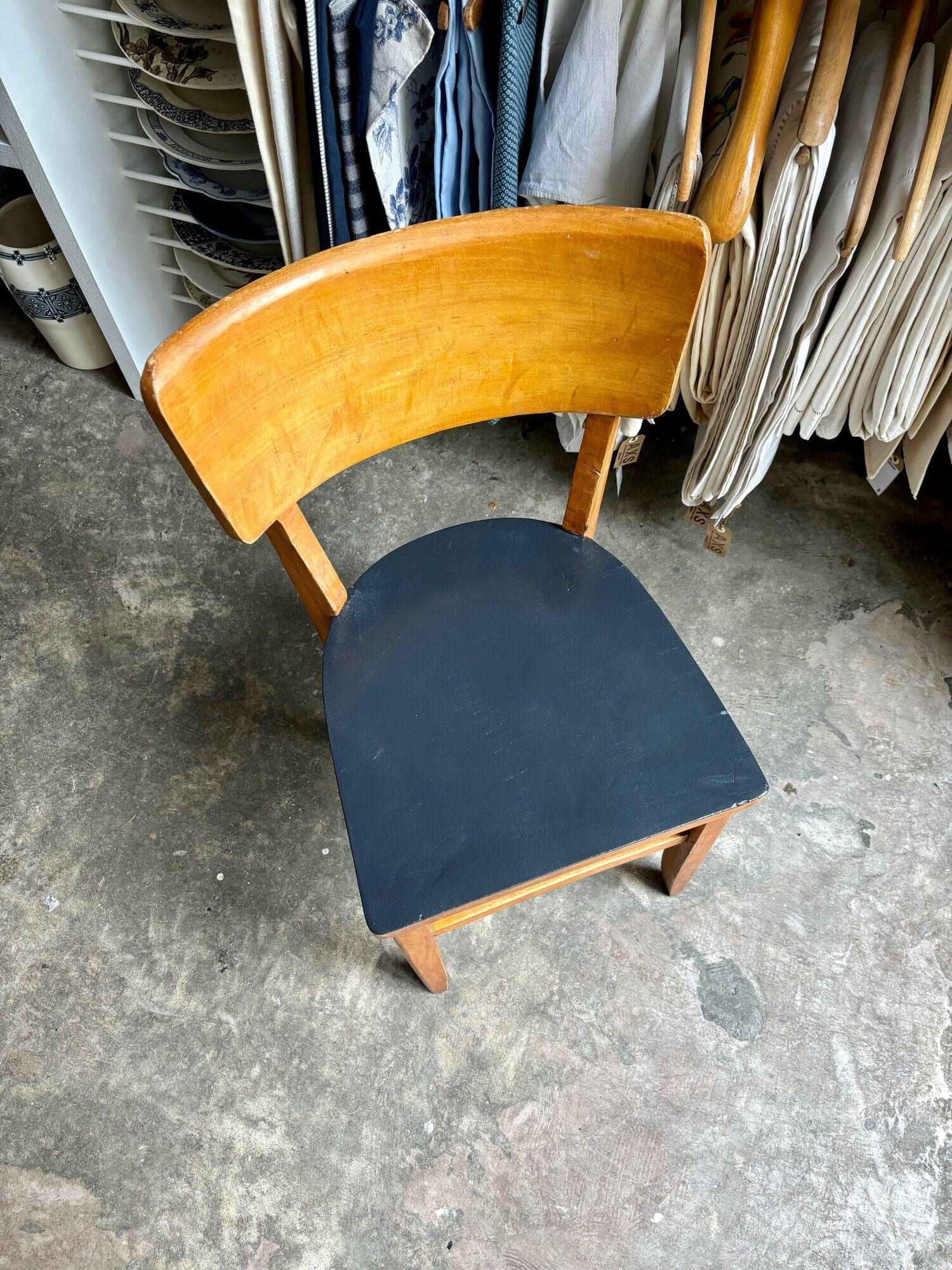 Bistro chair in light and black beech