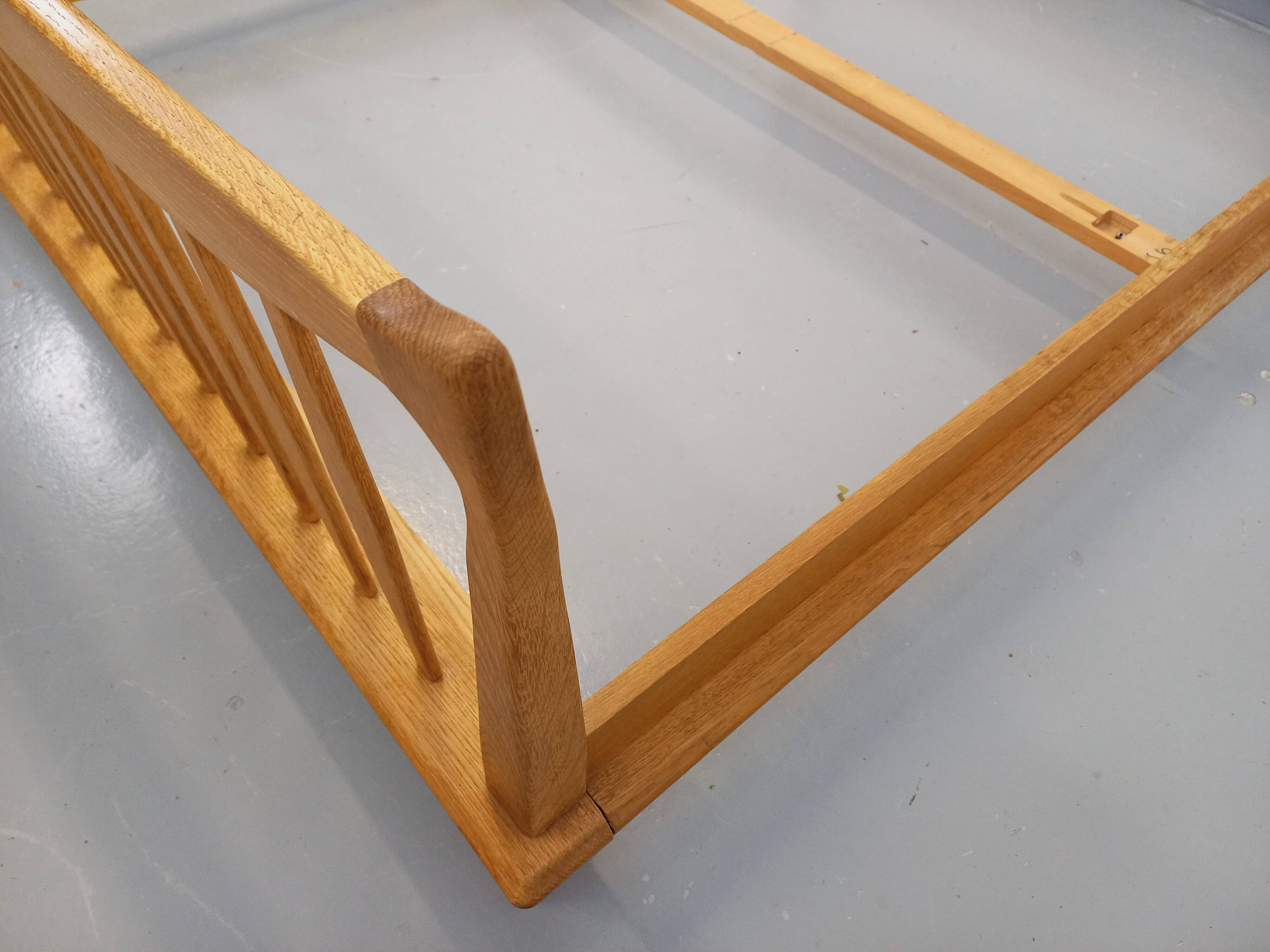 Lit double vintage français Guillerme et Chambron en chêne massif années 60