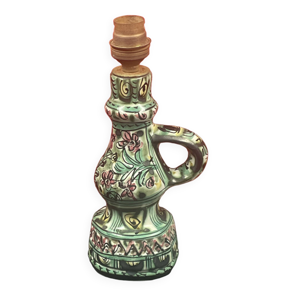 Pied de lampe en ceramique a identifier signée (l'helguen?). 21,5 h de douille — Beyit