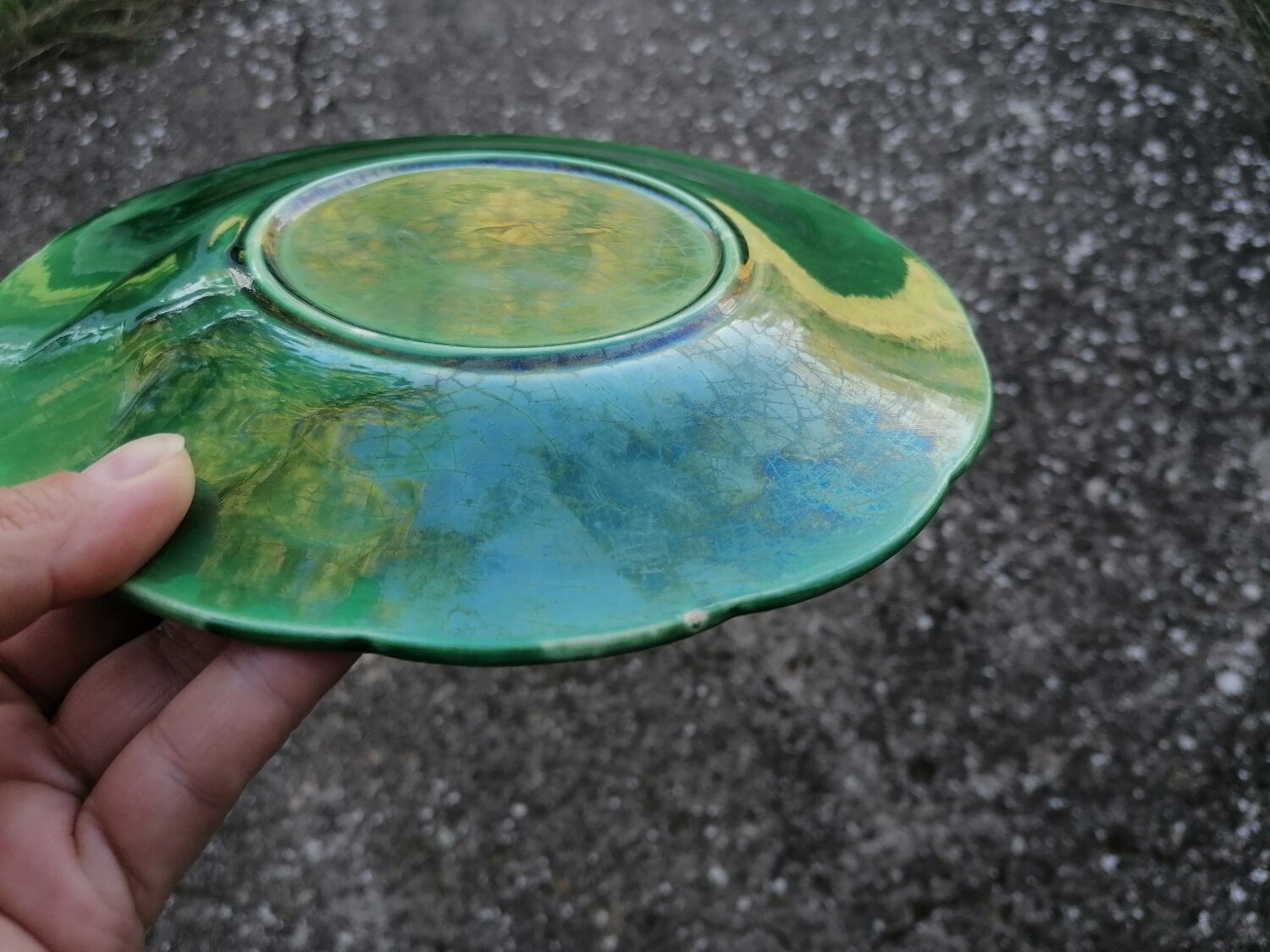 Gien vine leaf dessert plate in Vintage barbotine.