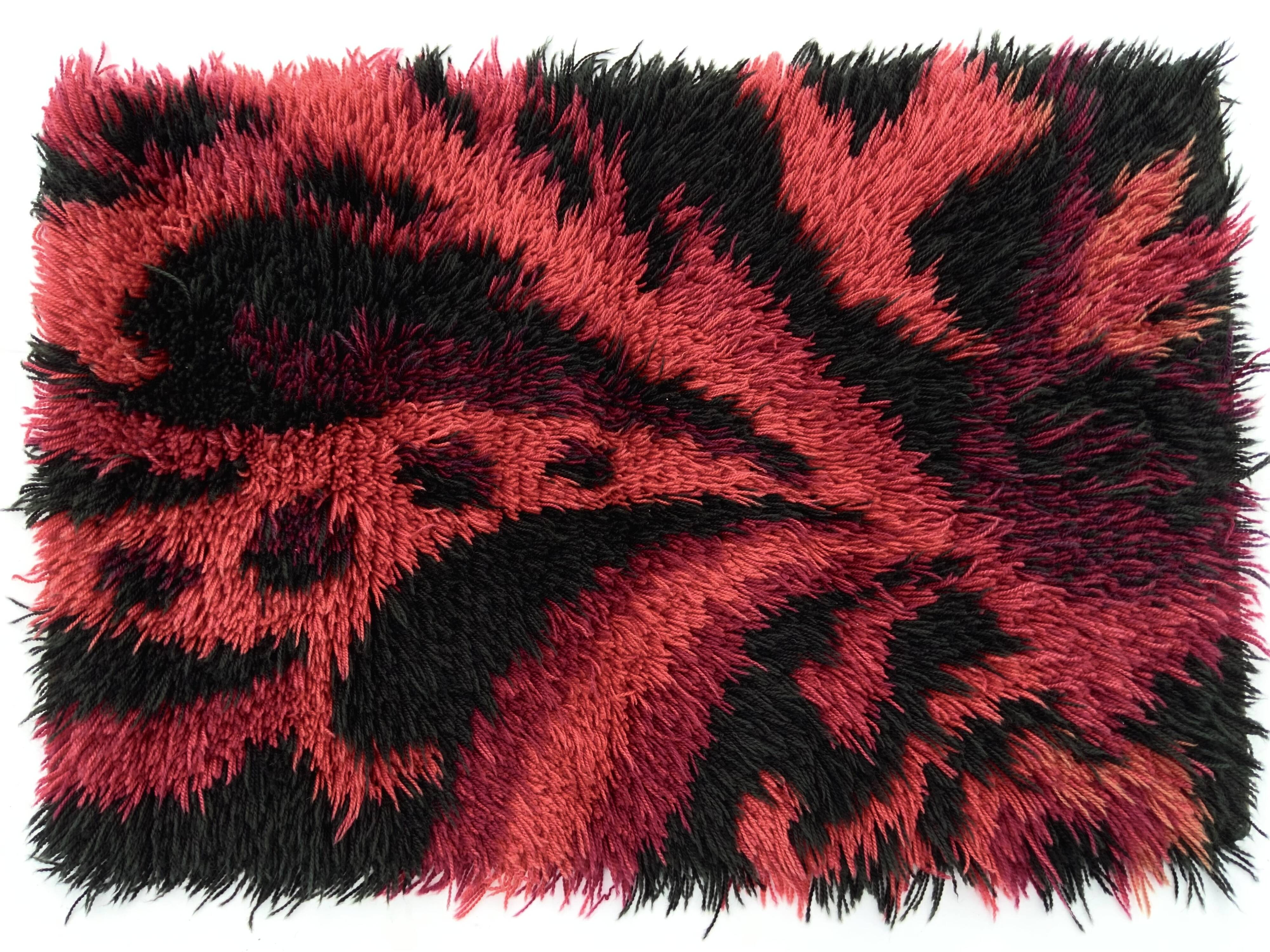 Vintage Red Scandinavian Design Wool Rya Rug Woven Handmade Vintage 1970s