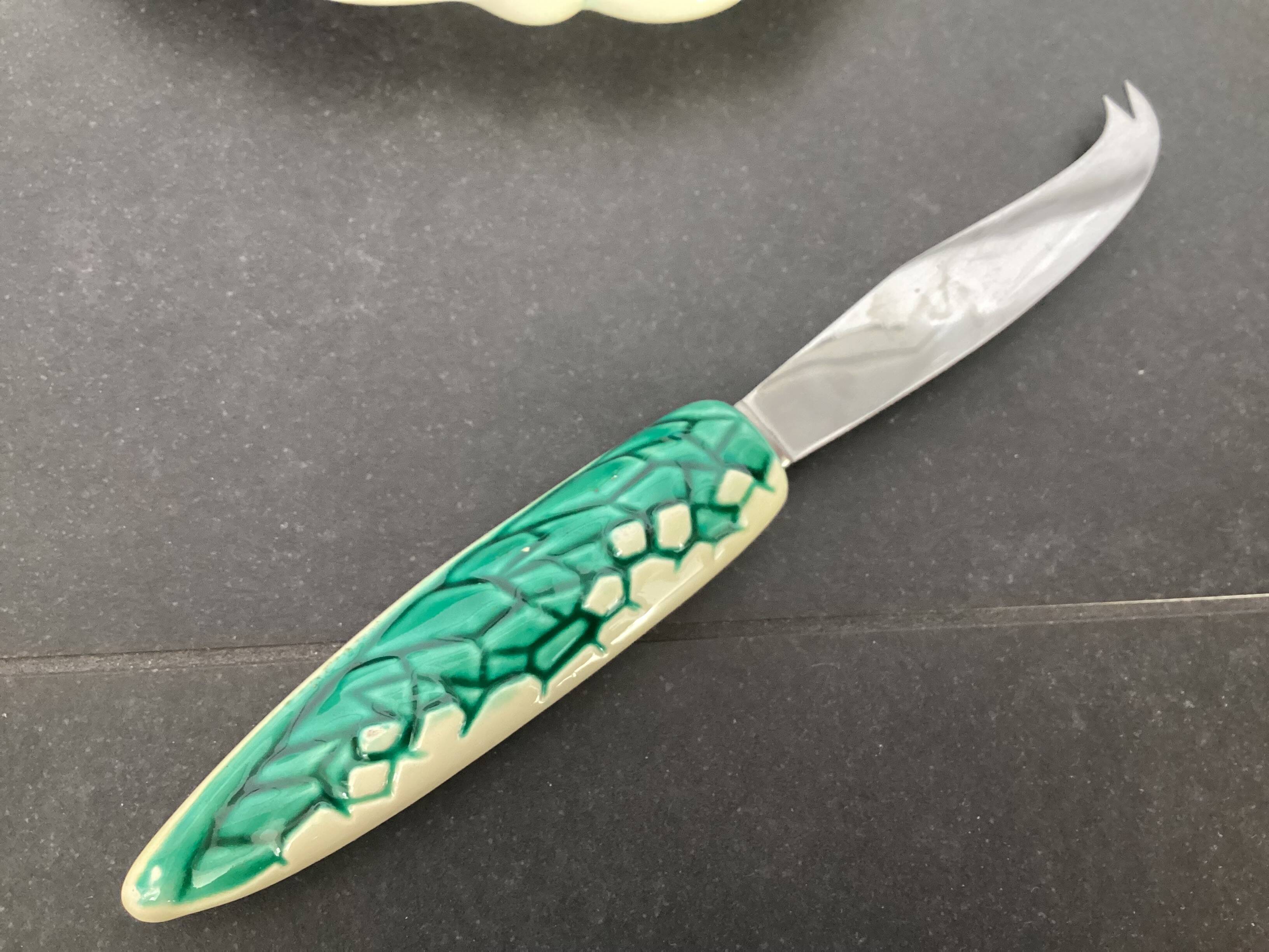Plateau à fromage Verceram décor feuille, années 50