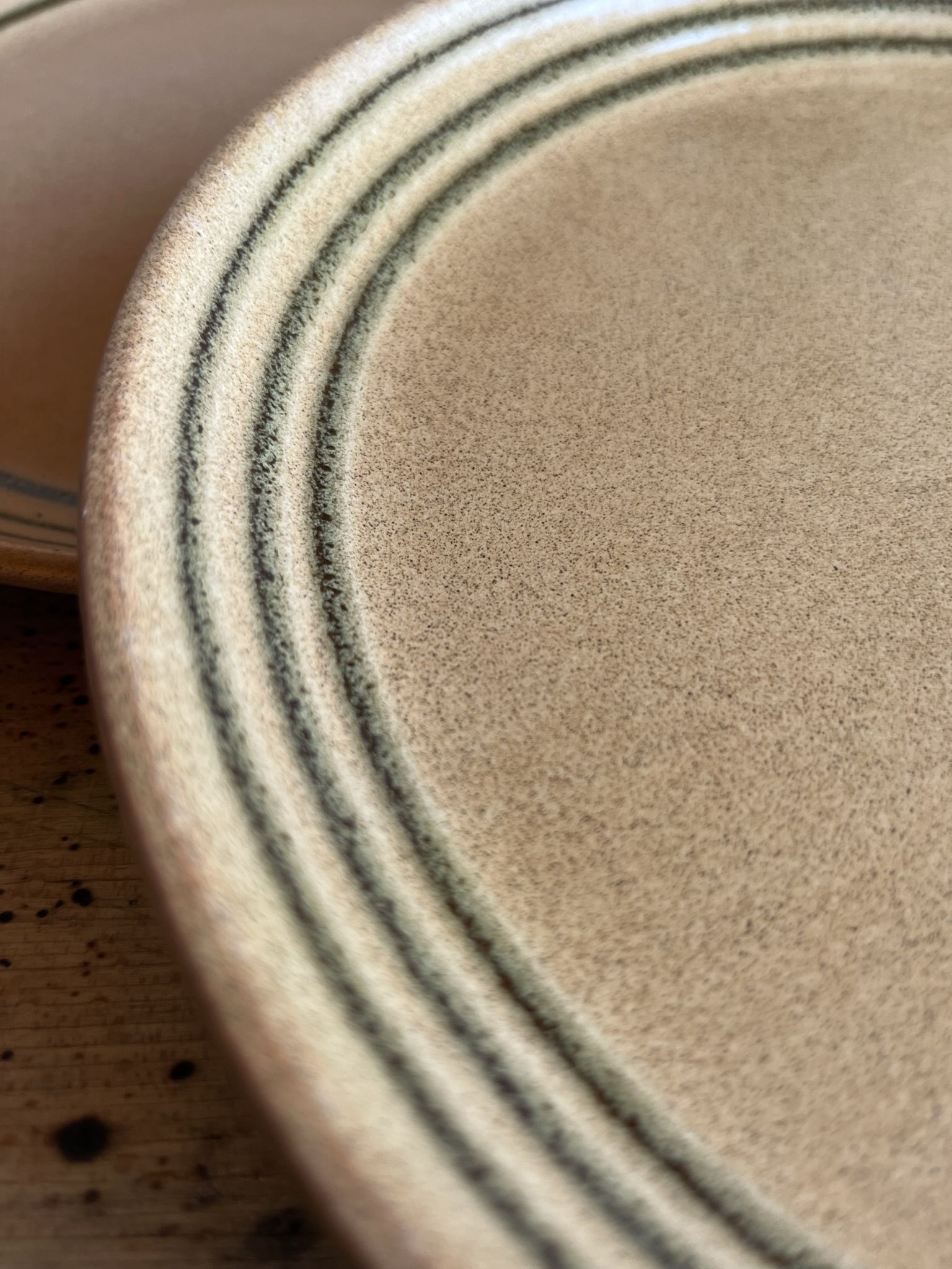 Set of 7 flat sandstone plates Sarreguemines
