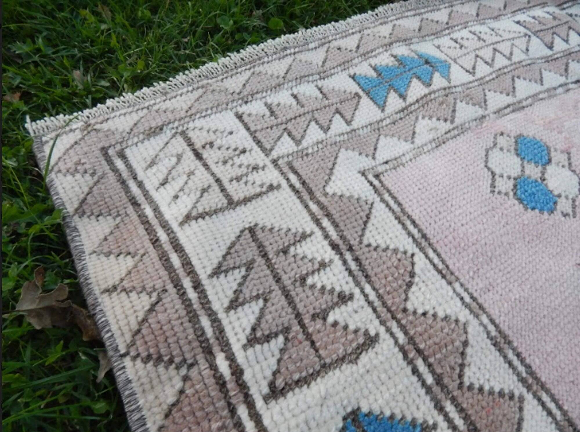 Vintage Turkish Oushak rug 155x190 cm