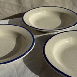 Set consisting of 6 beige flat plates with a blue rim + 3 deep plates.
