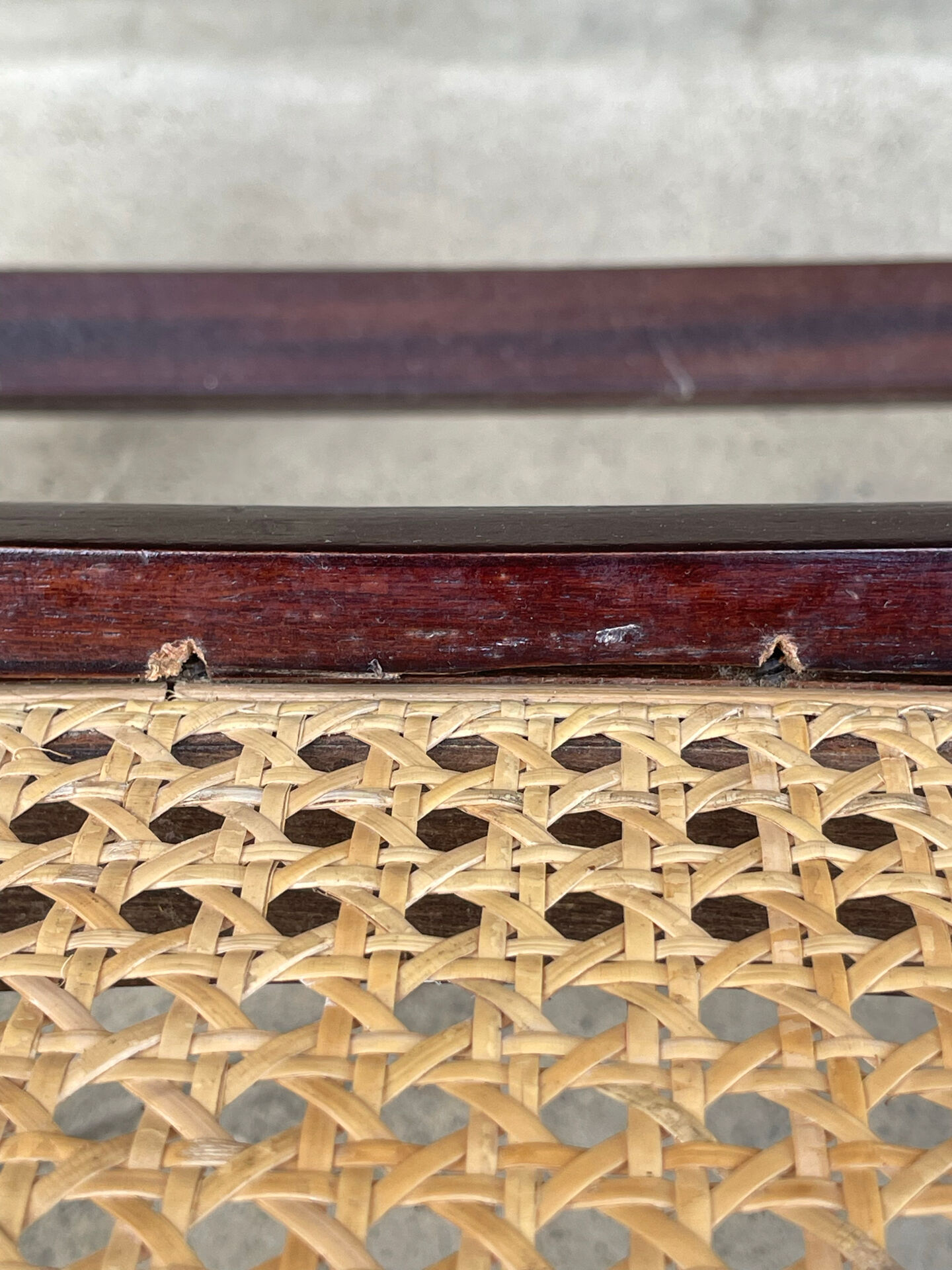 Rocking-chair en bois courbé et cannage