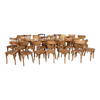 Lot de 30 chaises bistrot dépareillées french Restaurant bois courbé vintage 60s