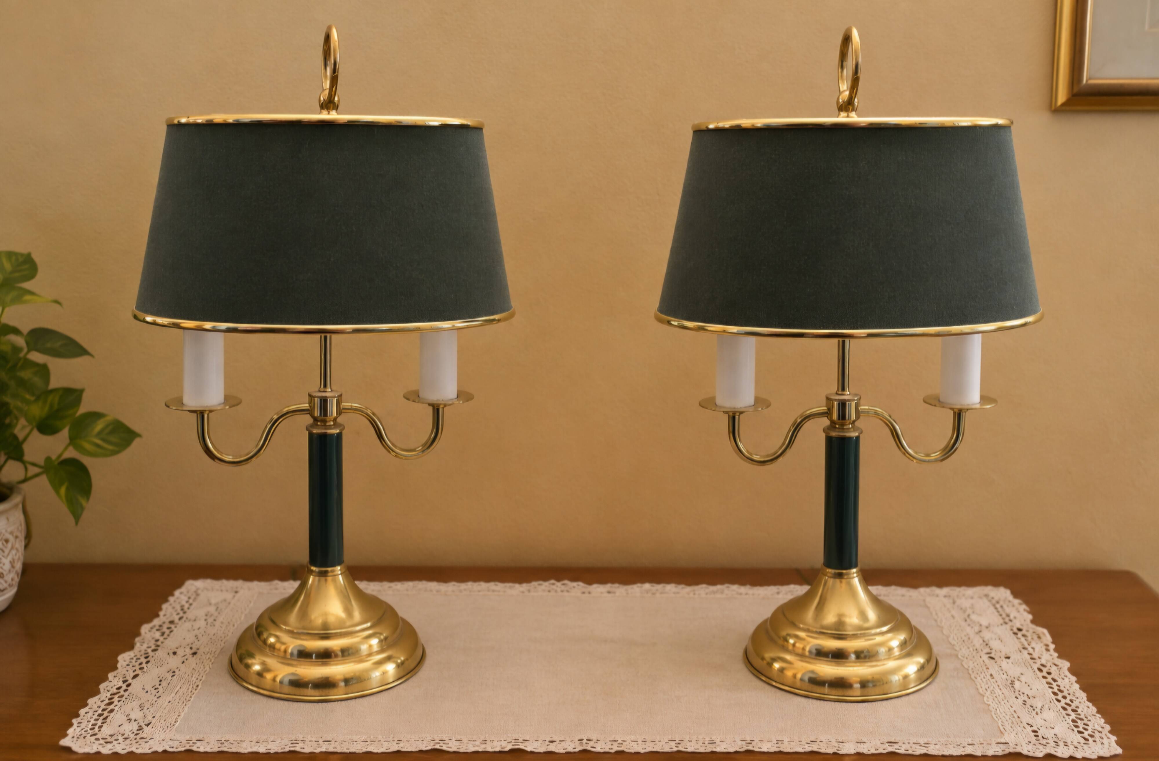 Pair of bouillotte lamps in Empire/Directoire style - brass & Empire green