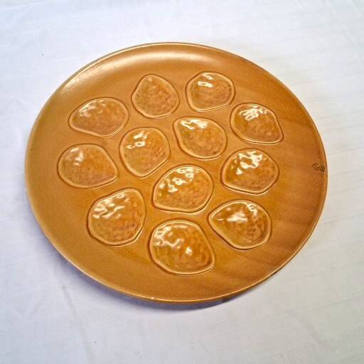 Brown ceramic oyster serving dish in good condition