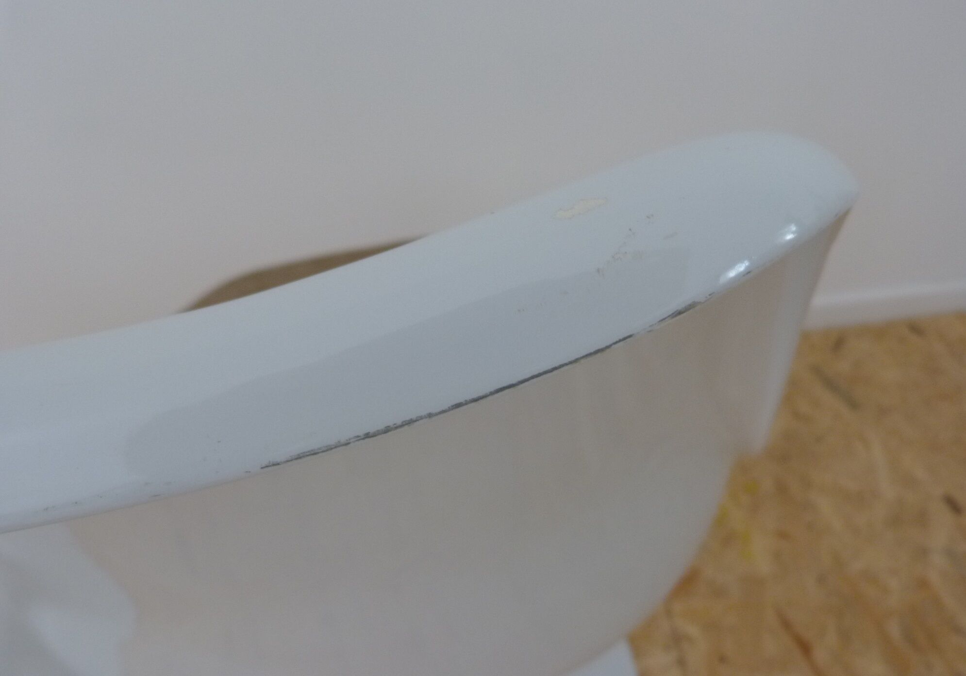 2 Tulip chairs by Eero Saarinen for Knoll International