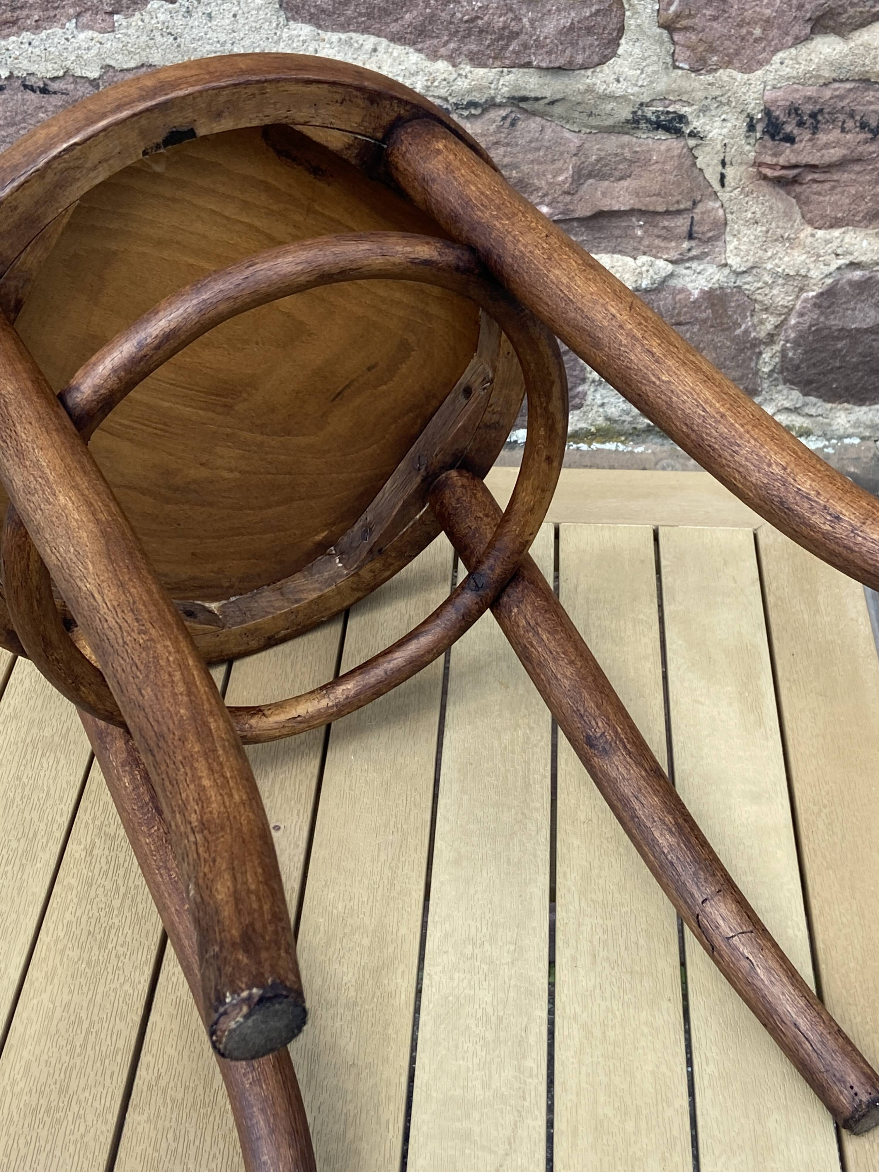 Viennese Thonet piano stool curved wood 1900 bentwood stool Thonet hocker Bugholzhocker