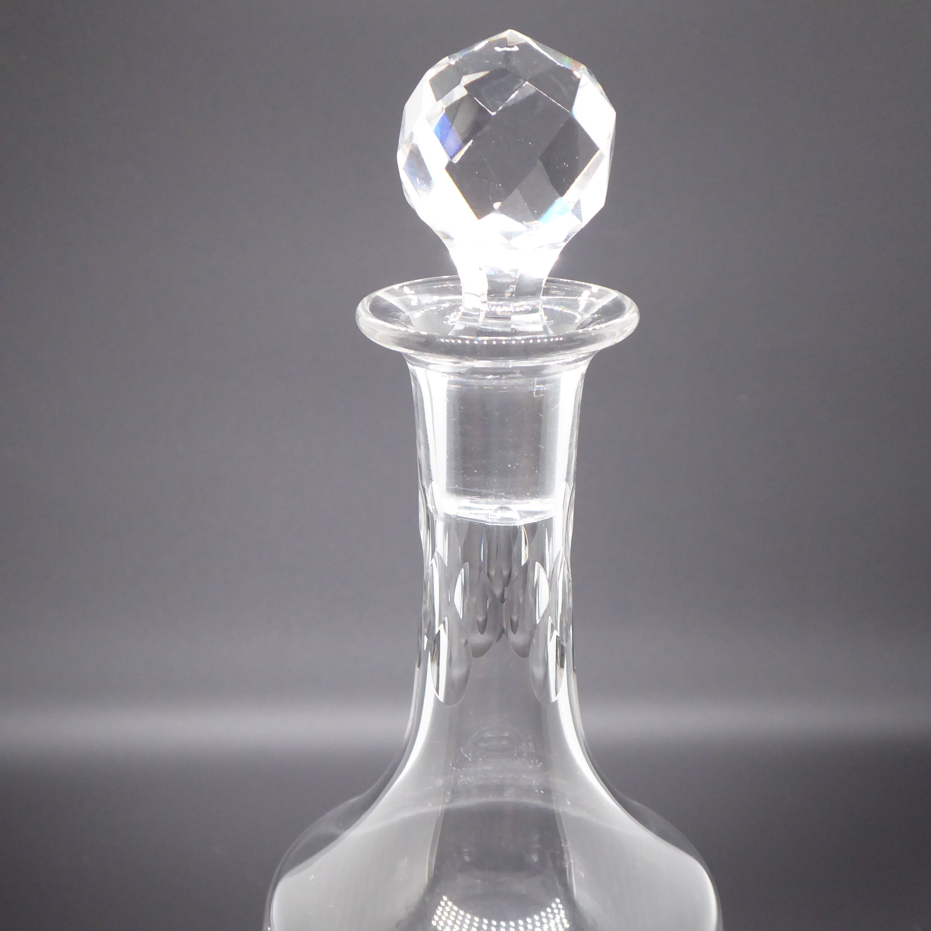 Glass decanter