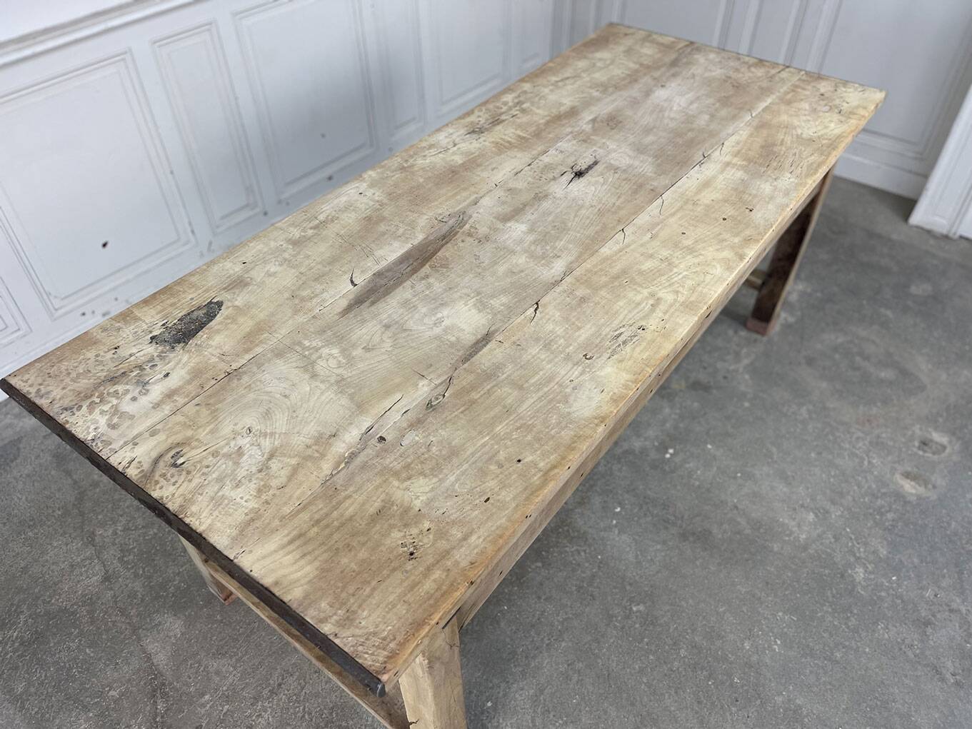 Work table from 1880 with drawers