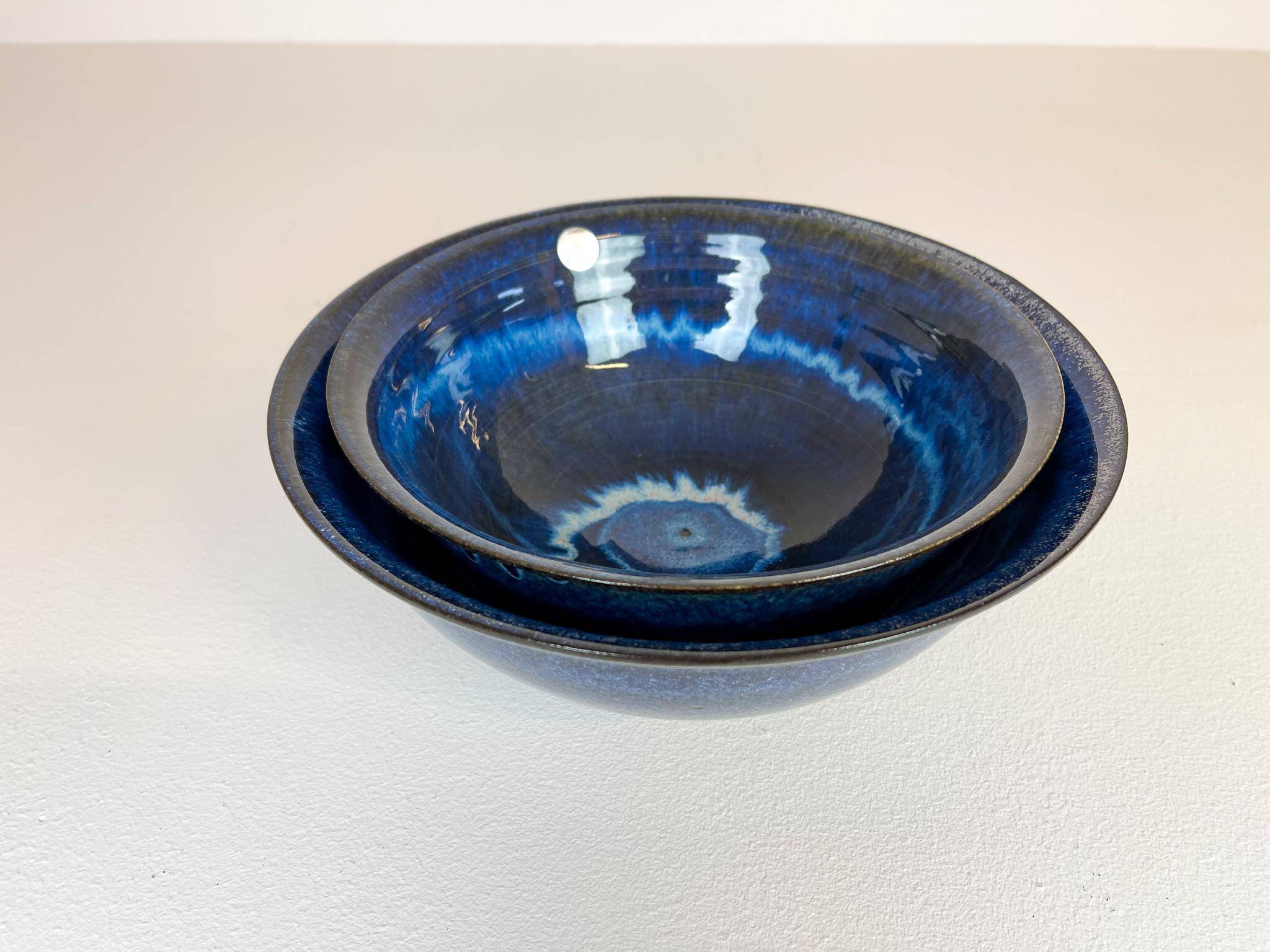 Modernist ceramic bowl by Carl-Harry Stålhane, Design Huset, Sweden.