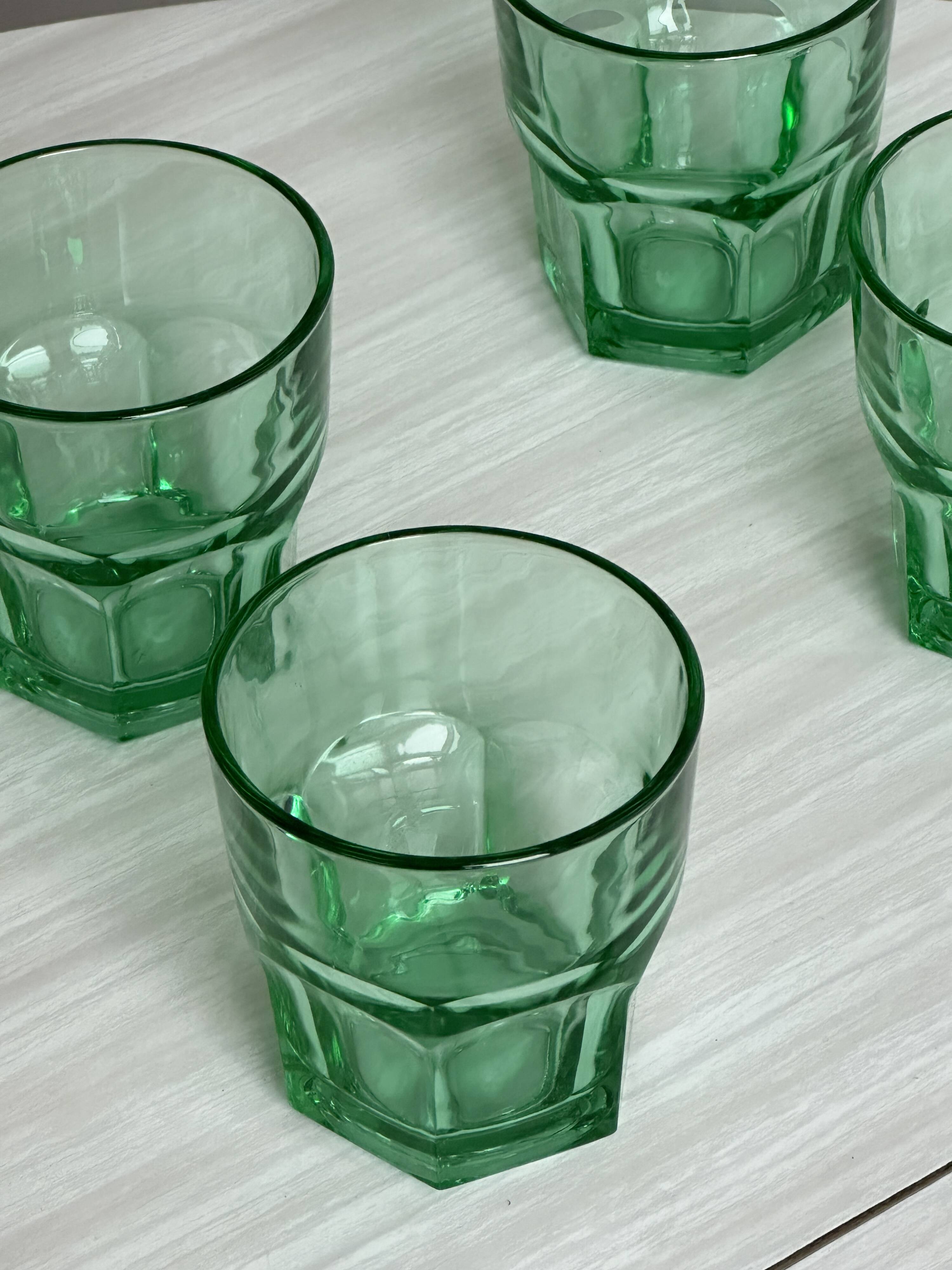 4 verres à eau