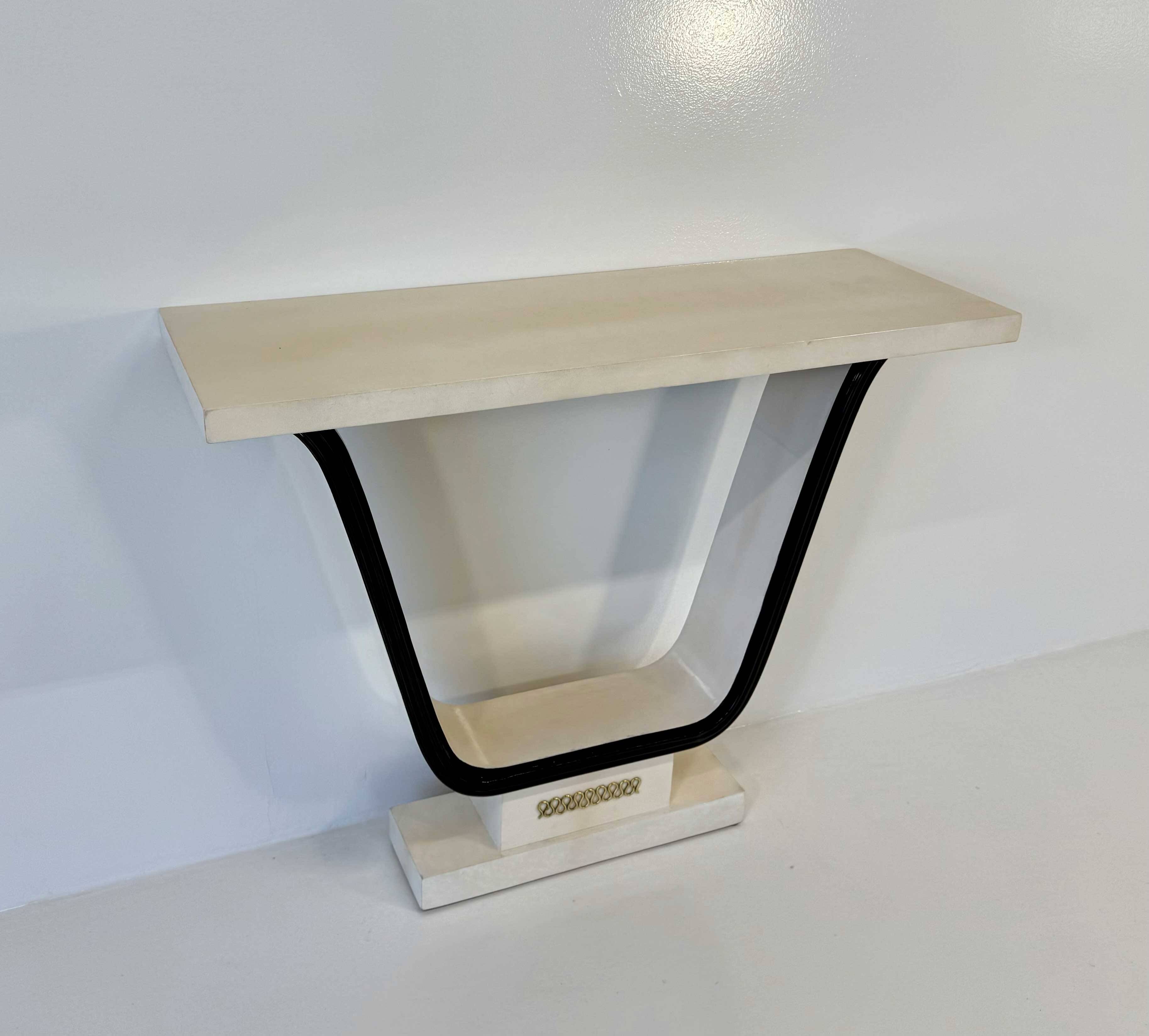 Elegant Italian Art Deco Console from the late 1940s, attributed to Osvaldo Borsani