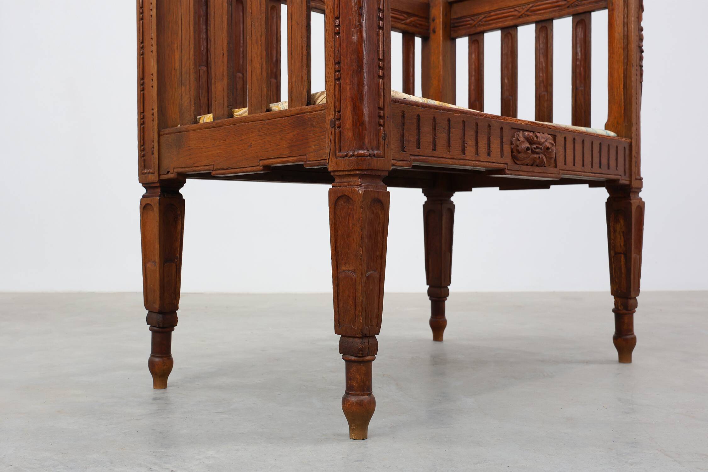 Large Arts & Crafts oak side chair, Belgium ca. 1915