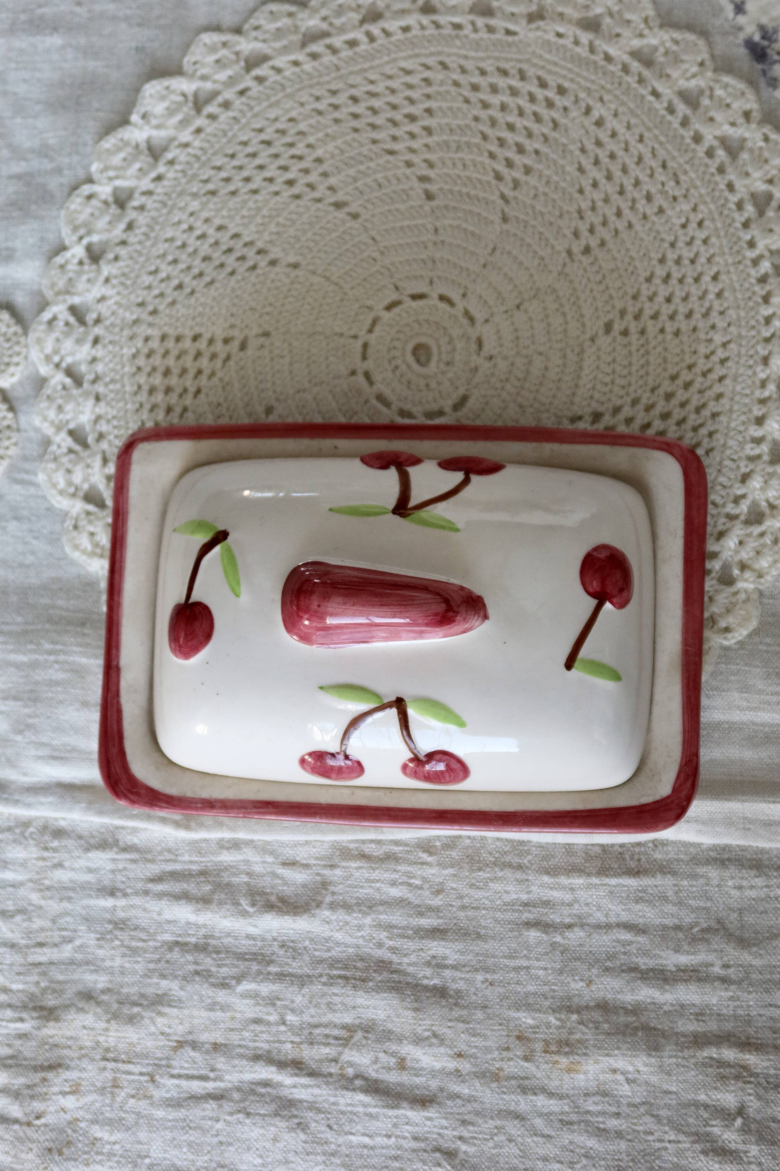 Vintage butter dish in slip and earthenware - Cherry pattern