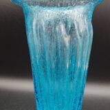 Large vase in blown bubbled glass with a ribbed texture and vintage sky blue, height 30cm