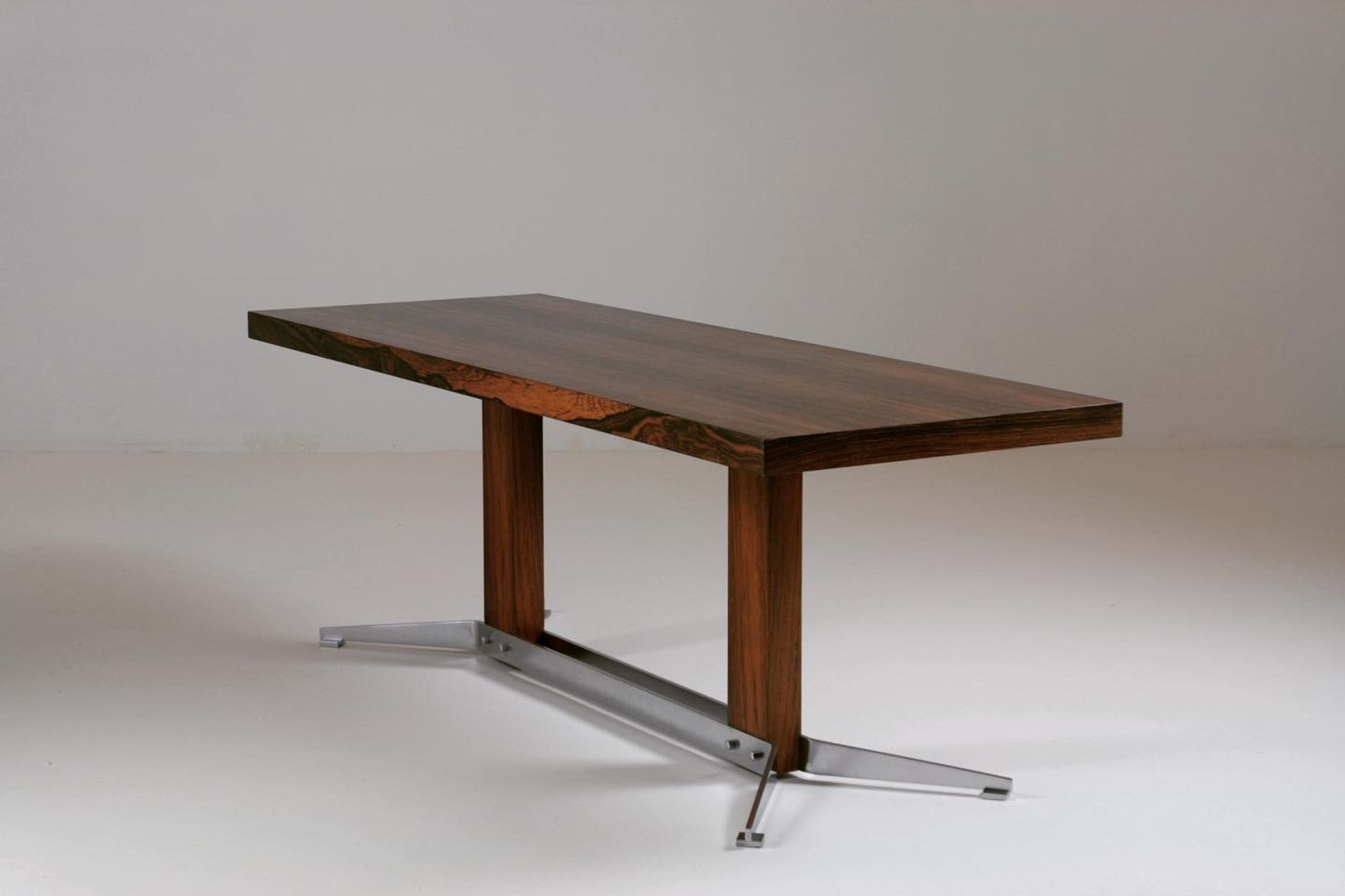 Table basse vintage en palissandre et métal brossé, 1960s