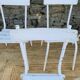 Ensemble de 5 chaises blanches en bois