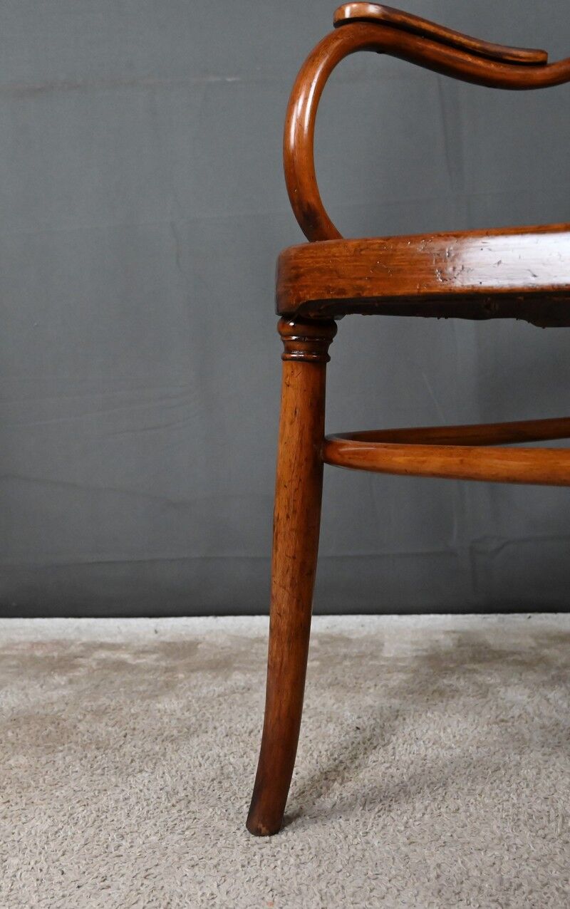 Curved beech bench, stamped J&J Kohn – Early 20th century