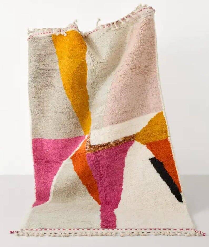 Traditional Moroccan handcrafted rug, size 200 x 300 cm