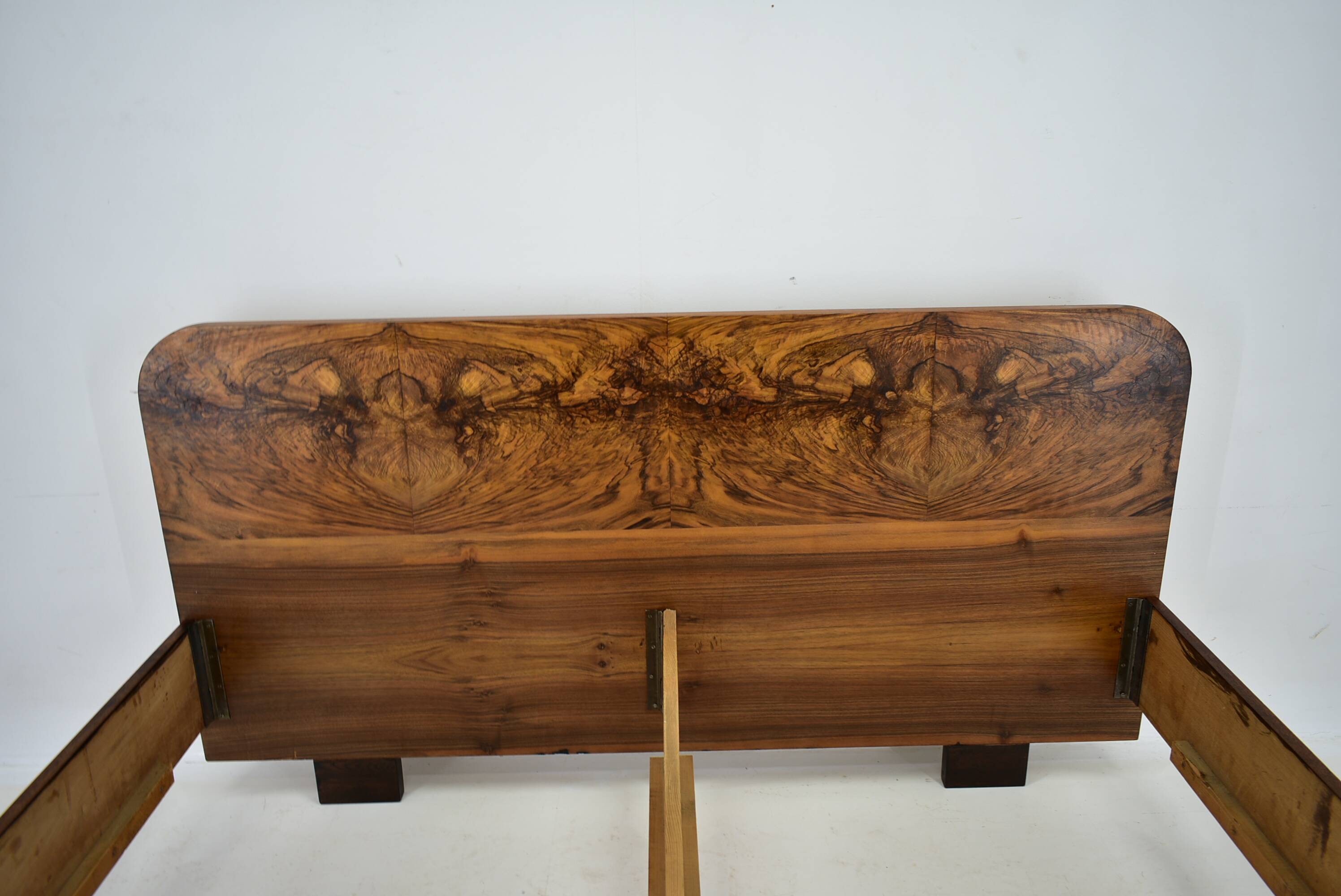 Art Deco double bed by Jindřich Halabala for Up Závody, 1945s