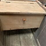Chest in oak and marquetry of light wood XVIII century