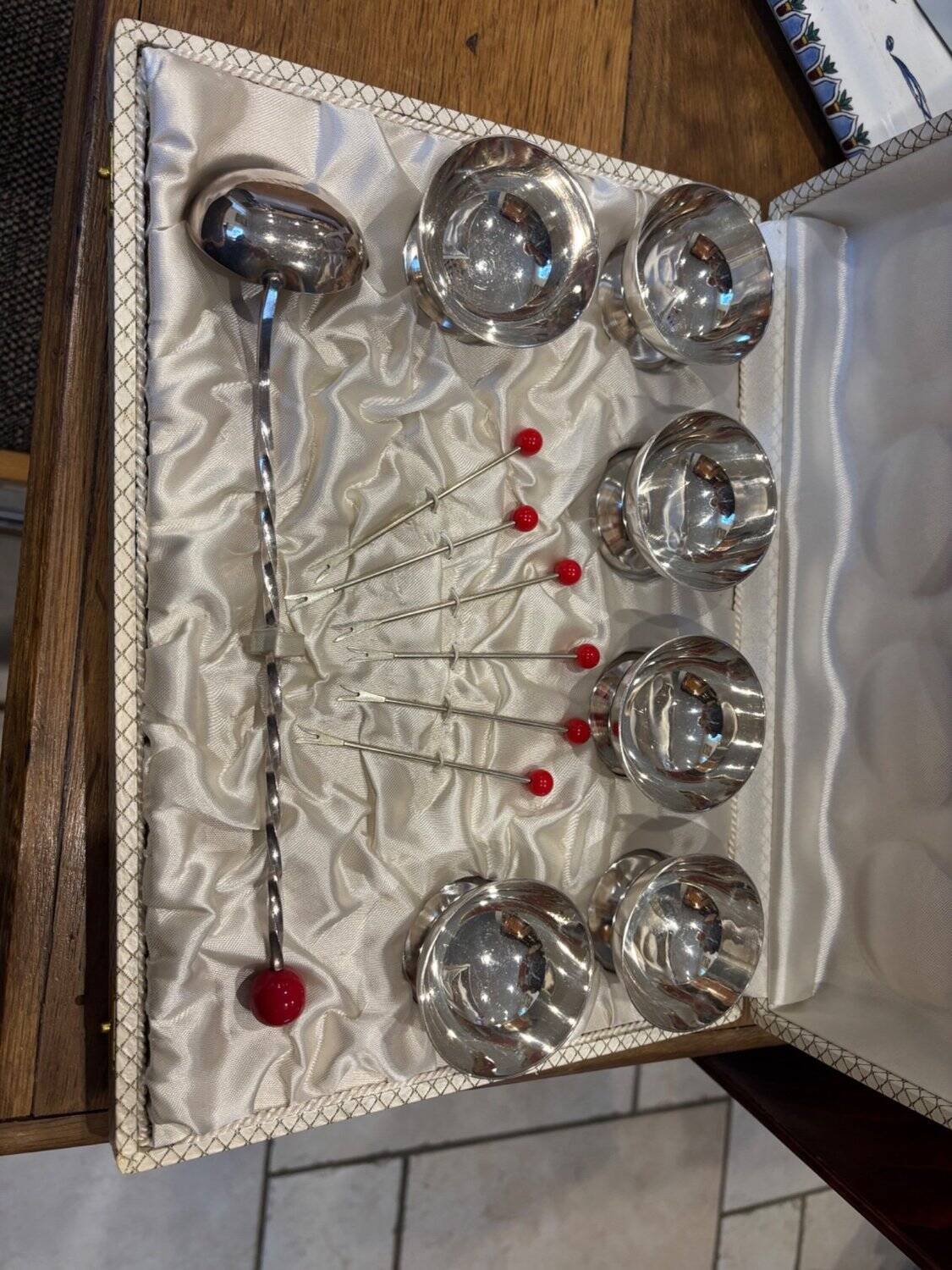 Alcoholic cherry service