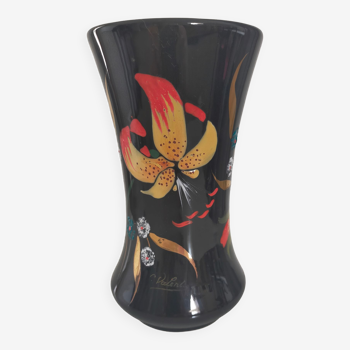 Vase noir décor de lys tigres en émaux polychromes, Longwy, Louis Valenti