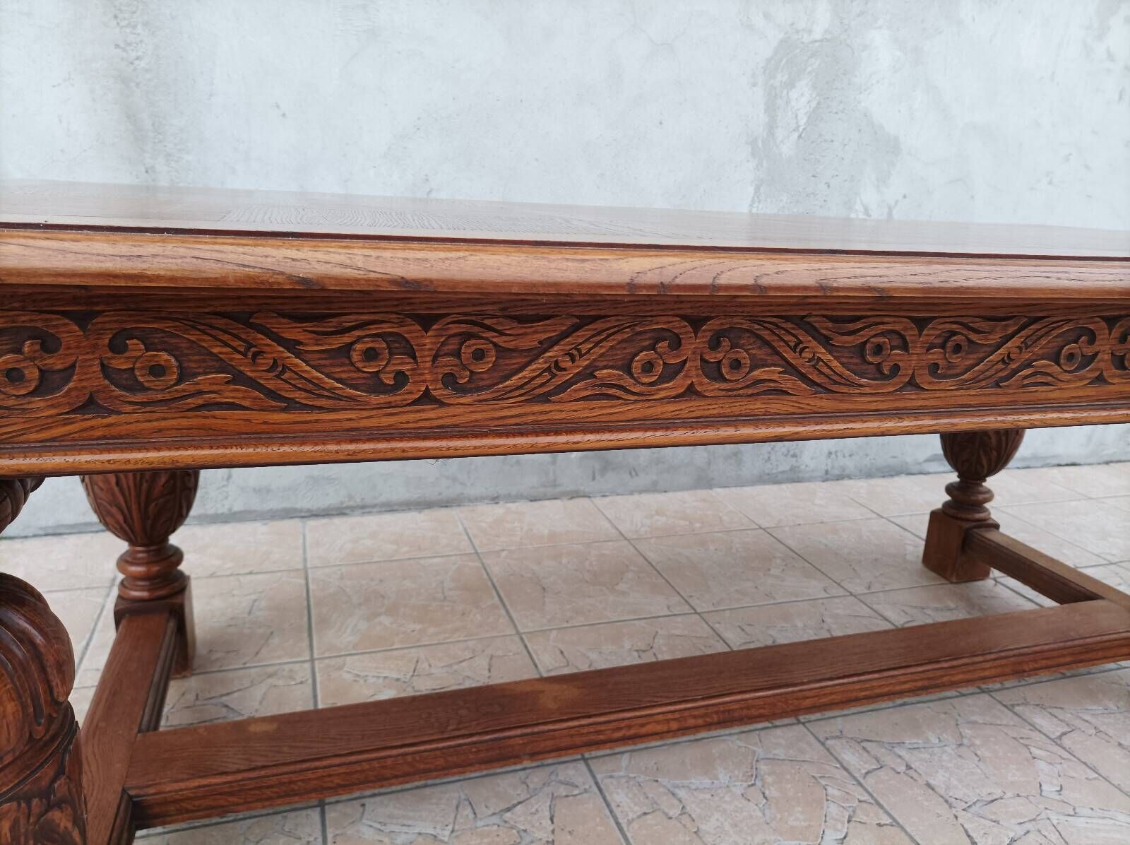 Table style Renaissance en chêne