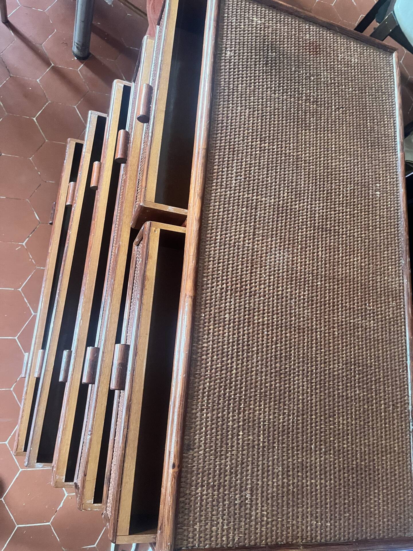 Vintage woven rattan chest of drawers — 6 drawers
