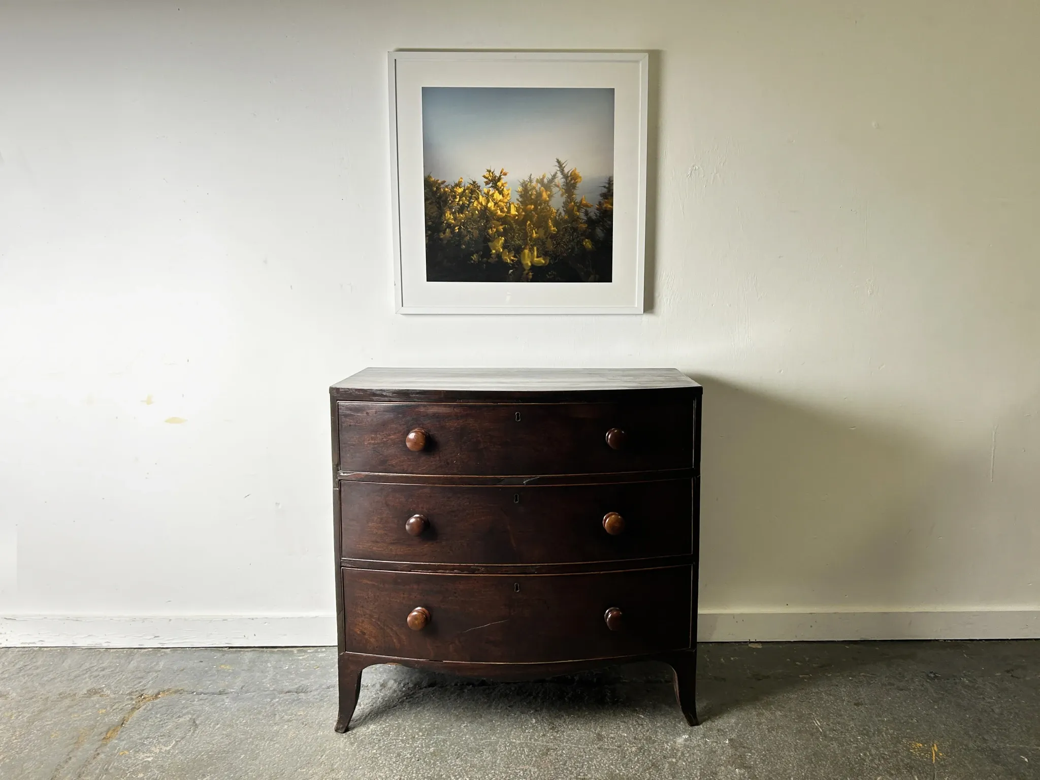 Antique Mahogany Bow Front Chest of 3 Drawers Georgian c1800-1830 Splay Fee