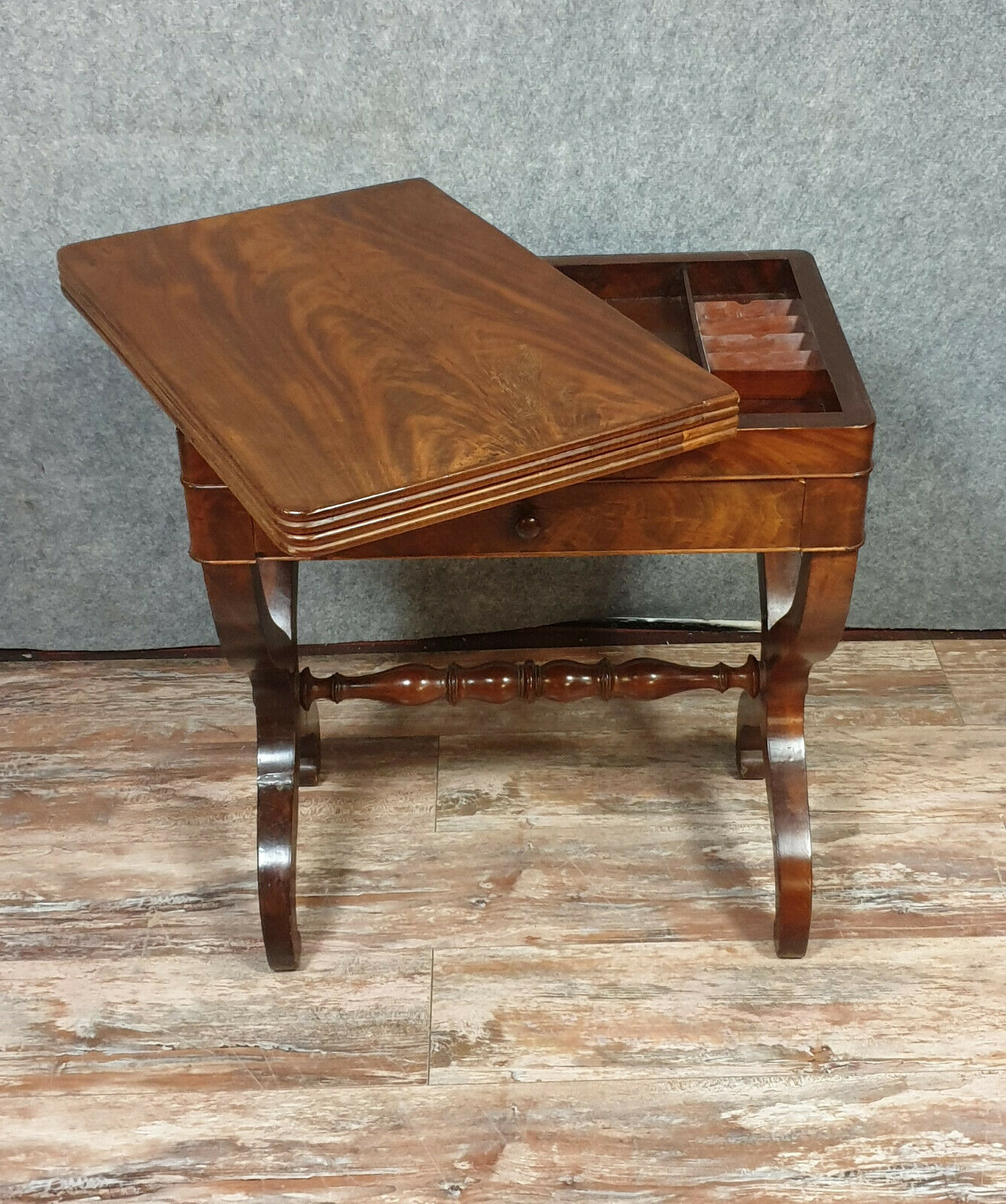 Table a games empire era, mahogany restoration around 1810