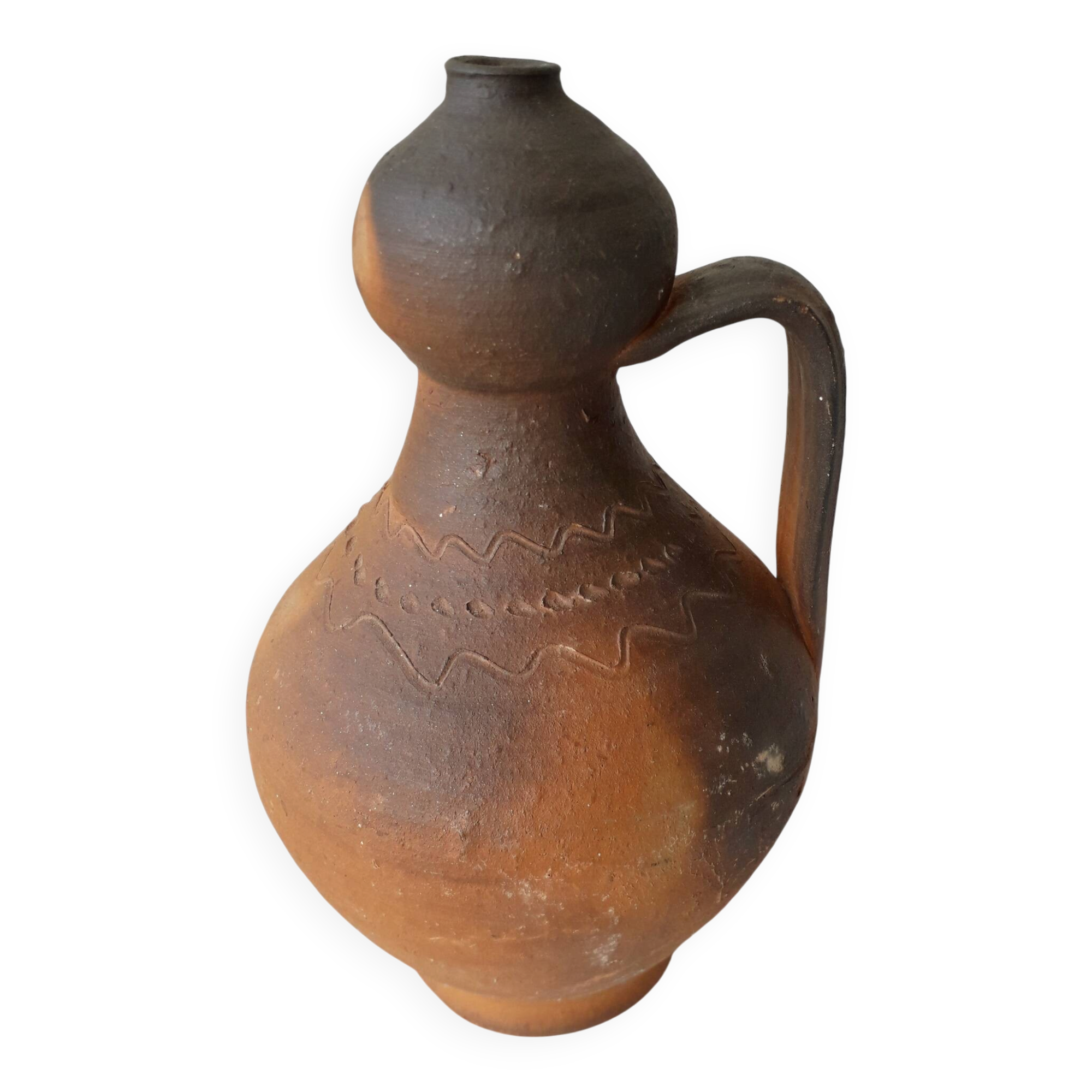 Decorative pottery in terracotta