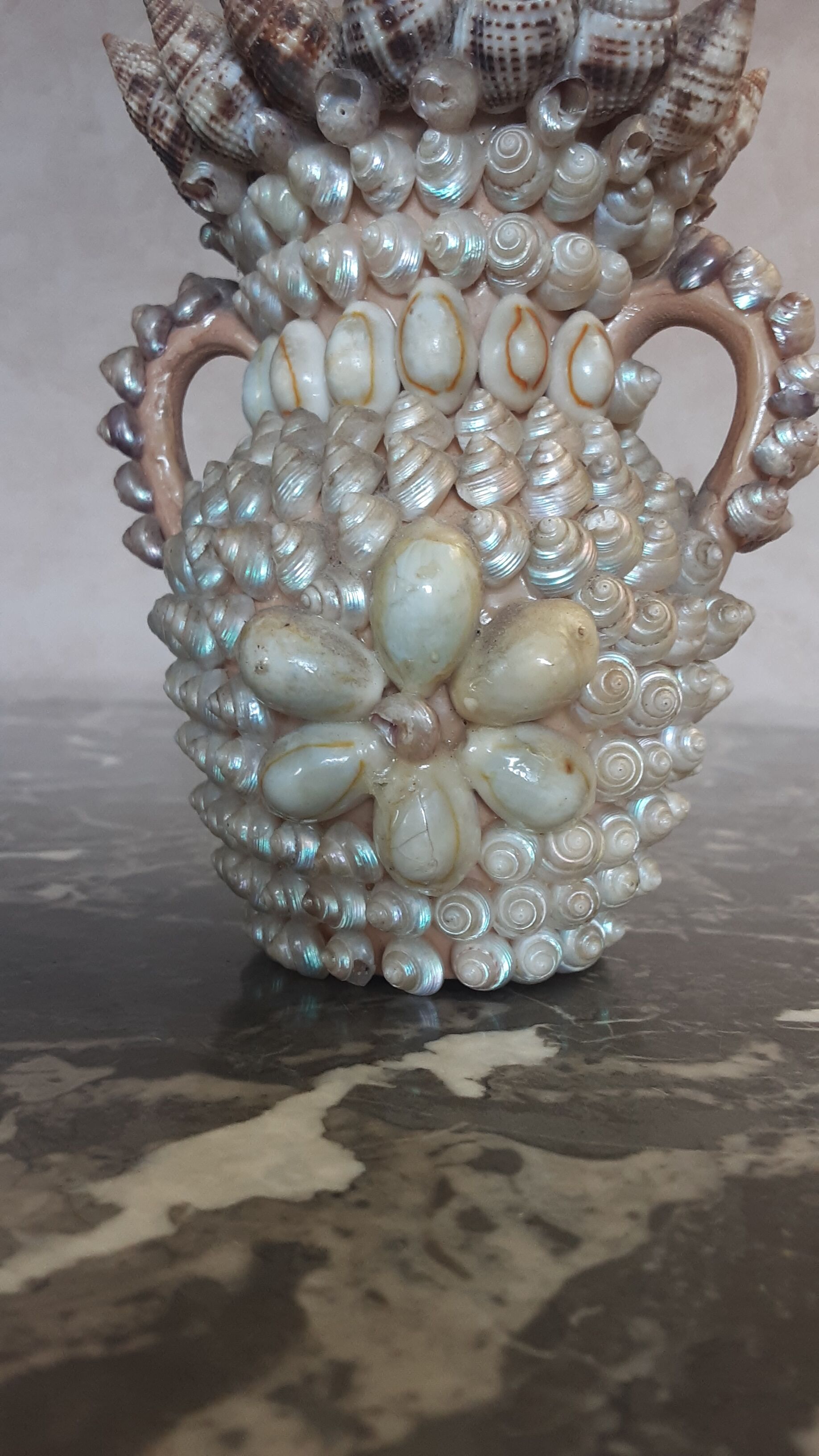 Vase terracotta shells - year 70