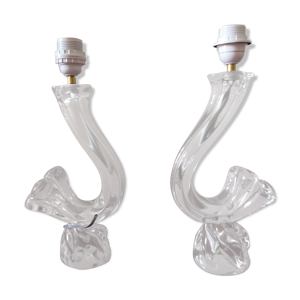 Deux pieds de lampe formant - cristal