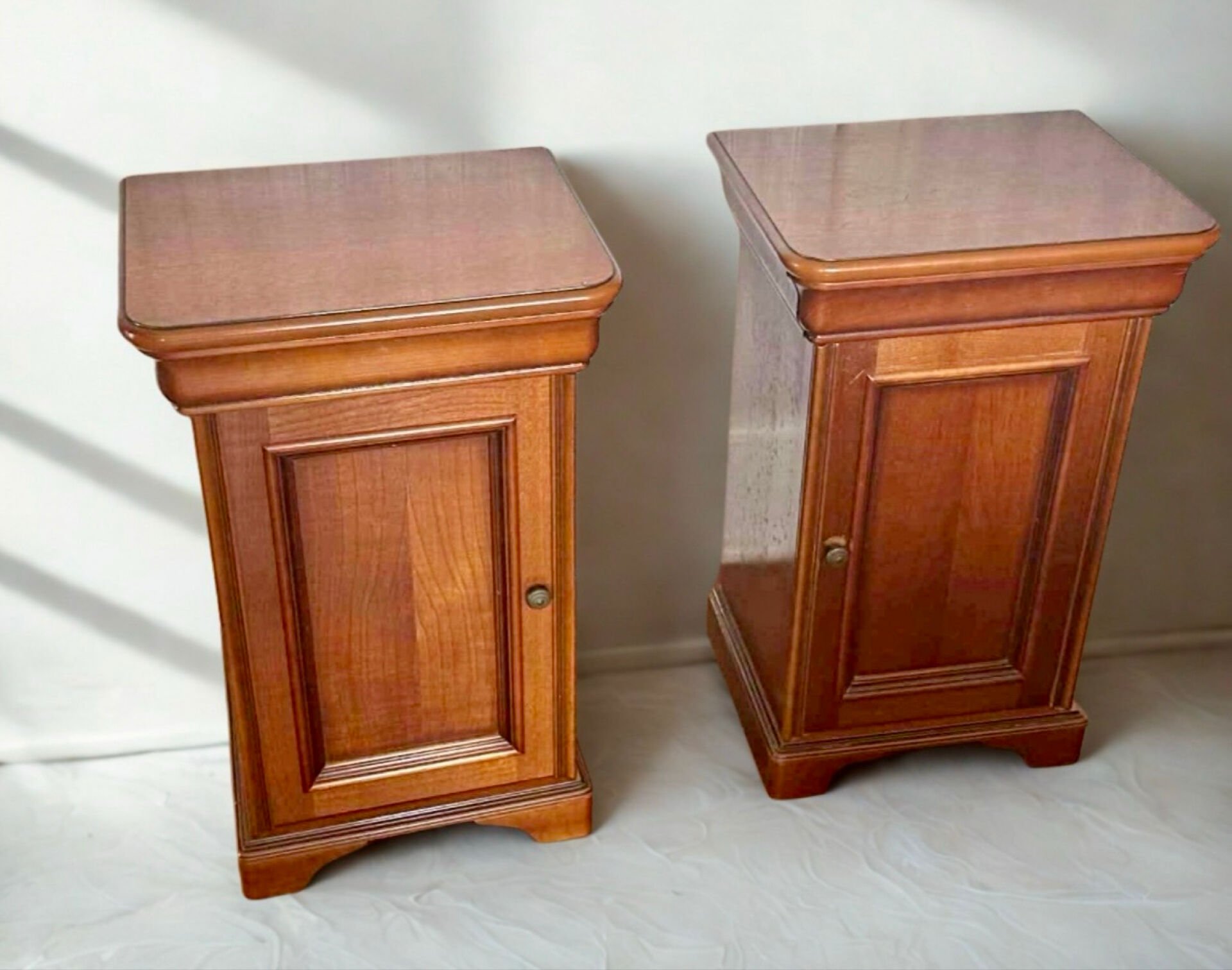 Pair of vintage bedside tables in cherry wood