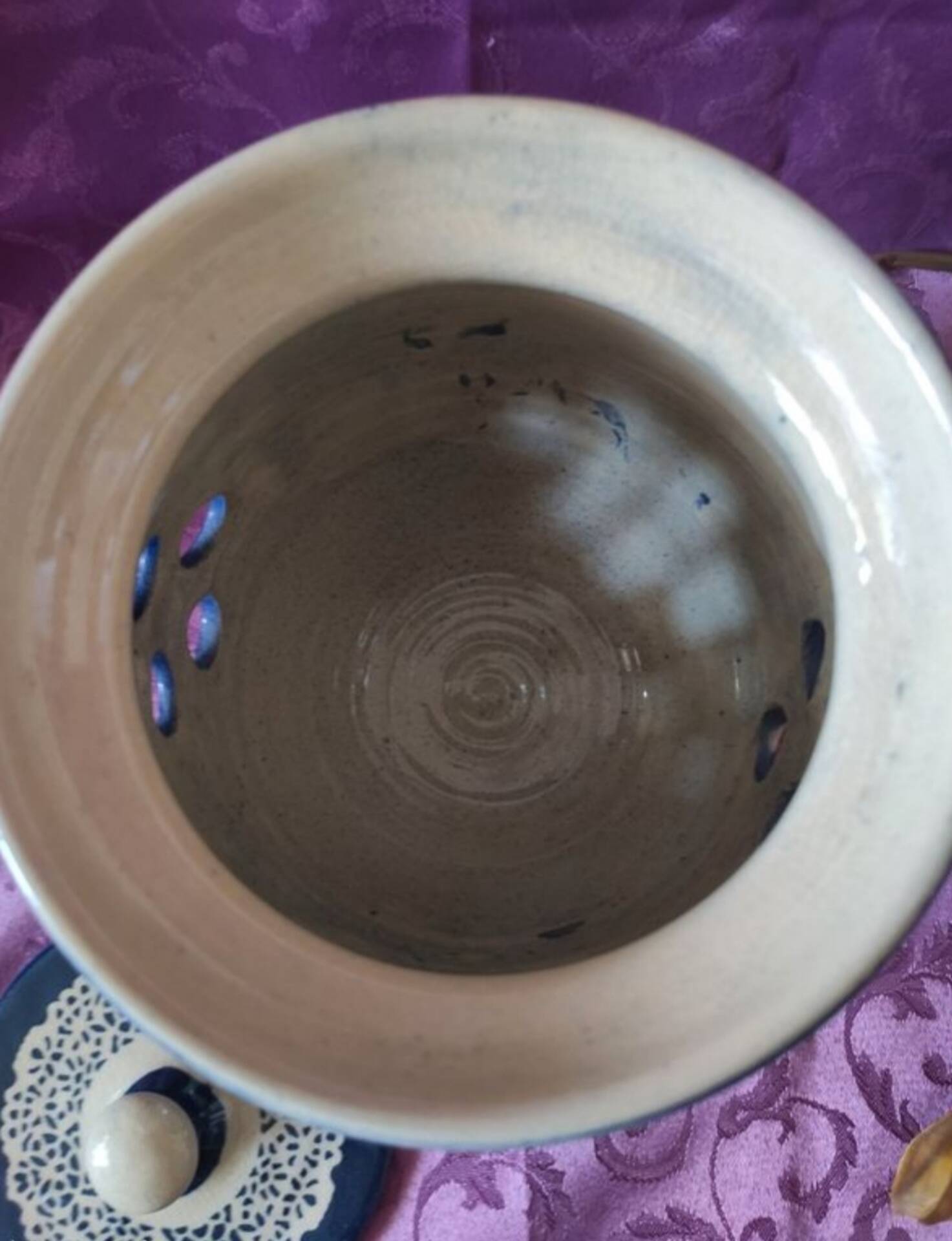 Garlic pot in ceramic