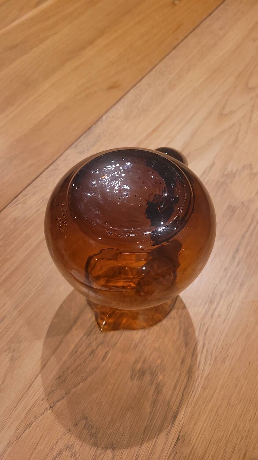 Pichet / carafe en verre ambré