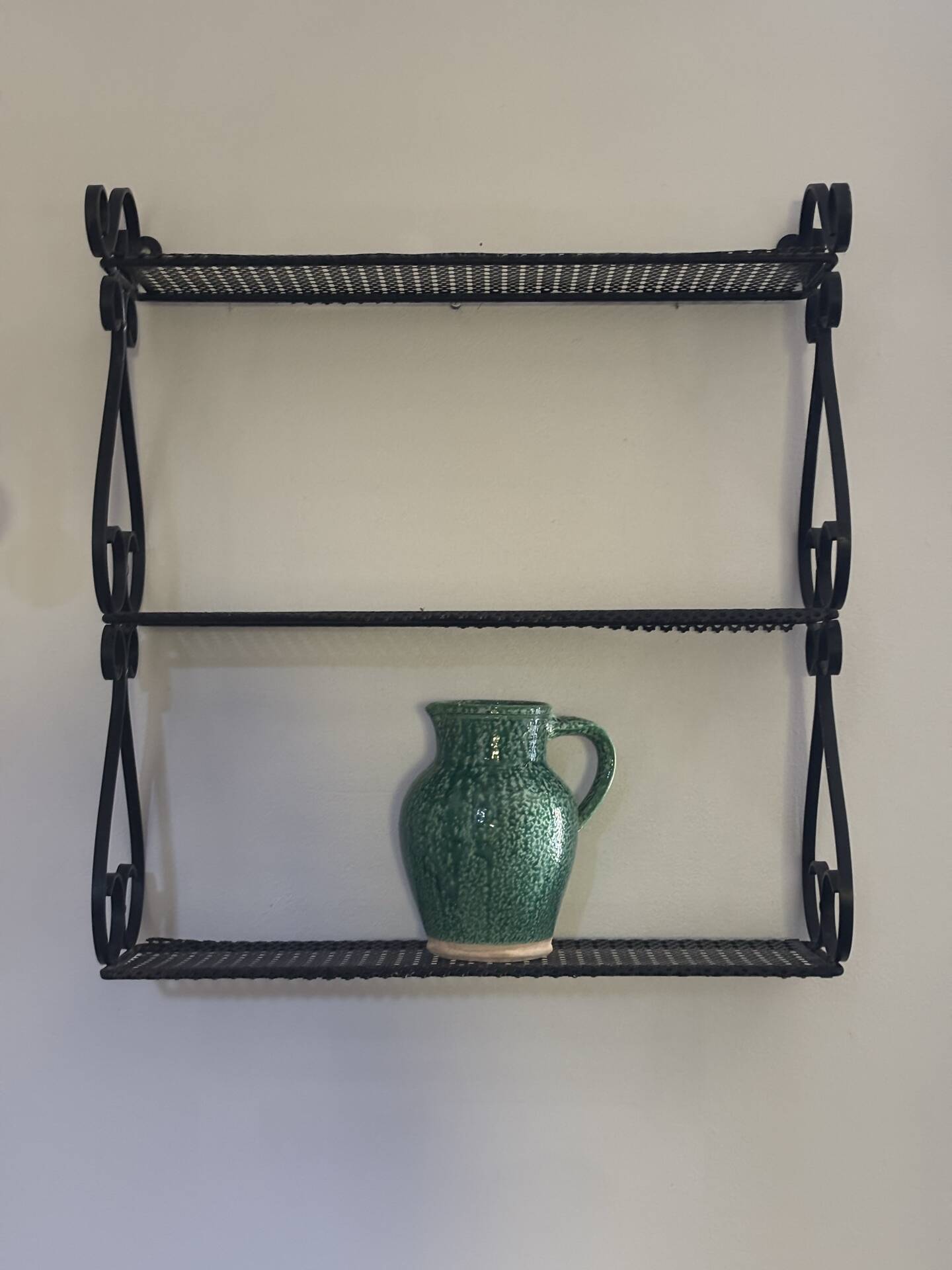 Perforated metal shelf dlg Mategot