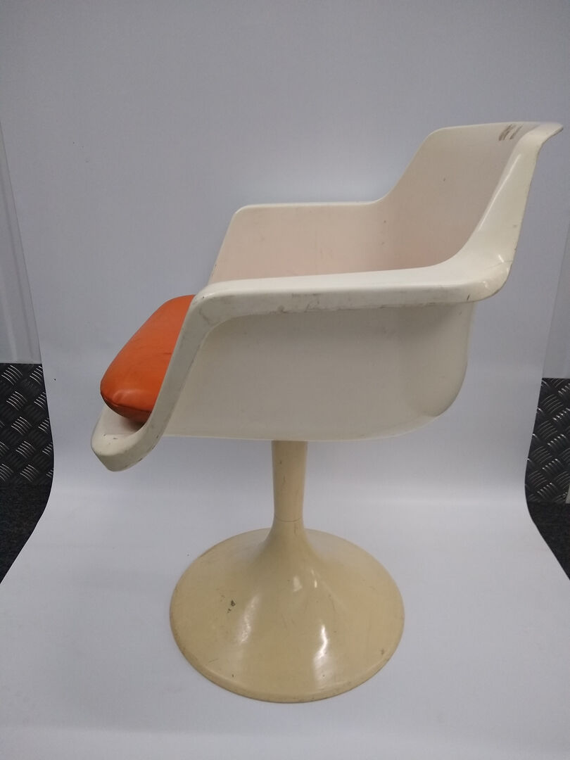 Swivel chair