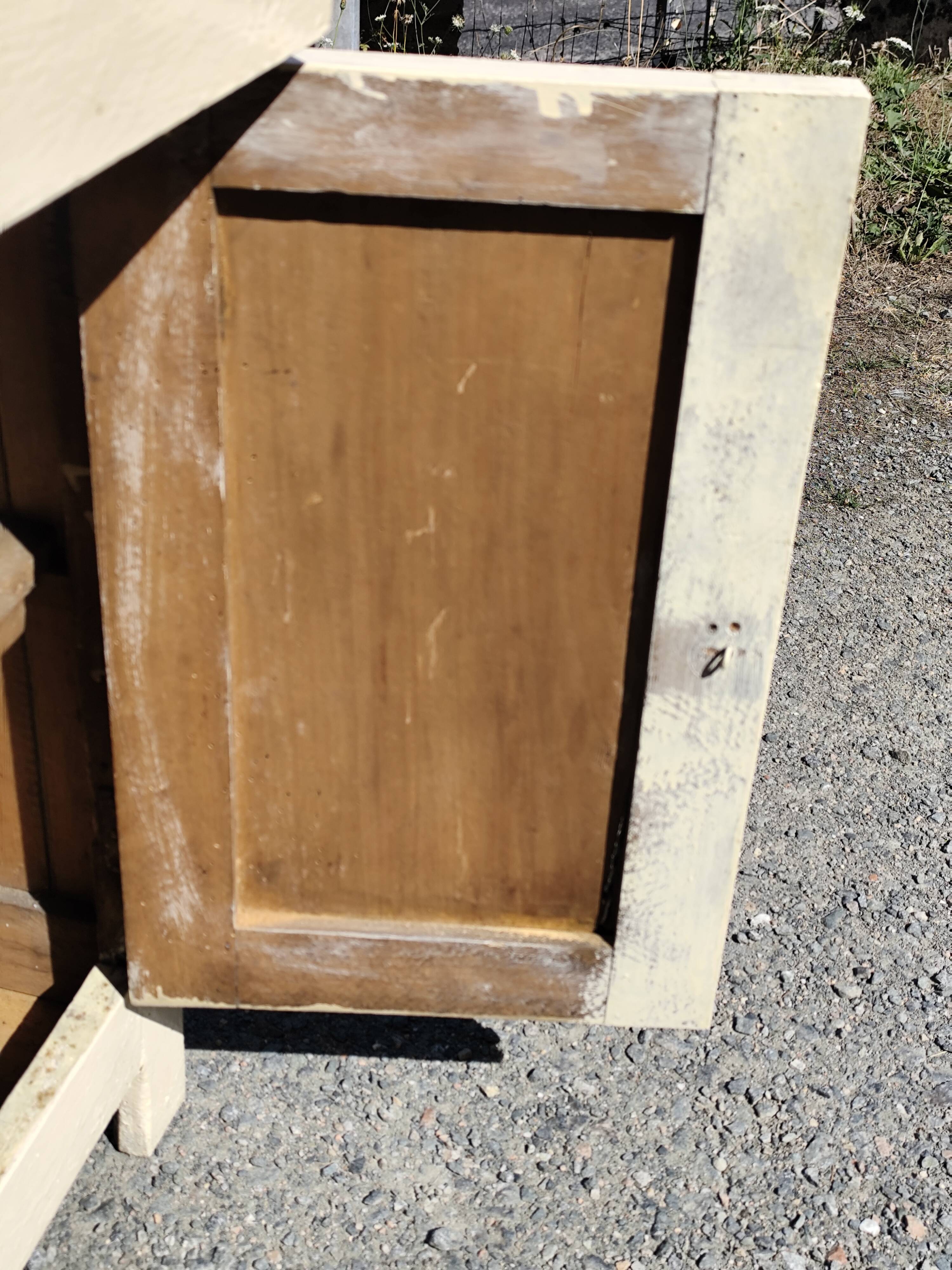 Small Parisian sideboard with one drawer and two doors, white lacquered