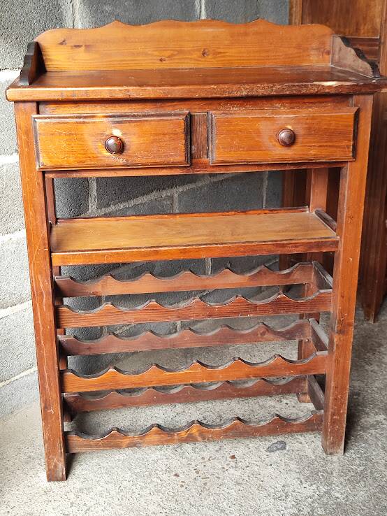 1960 Meuble pitchpin /18 btles H 112 x L88 cm