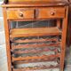 1960 Meuble pitchpin /18 btles H 112 x L88 cm